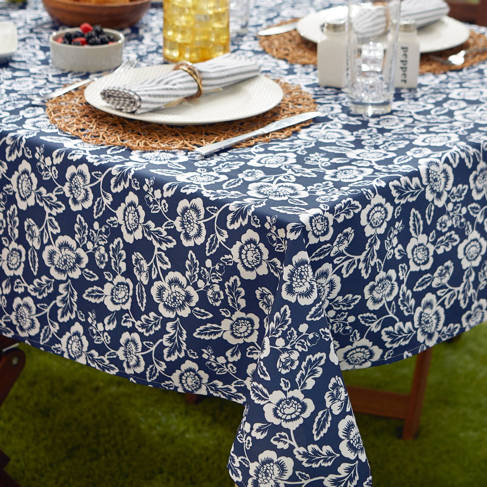 Nautical Blue Floral Print Outdoor Tablecloth, 60" Round