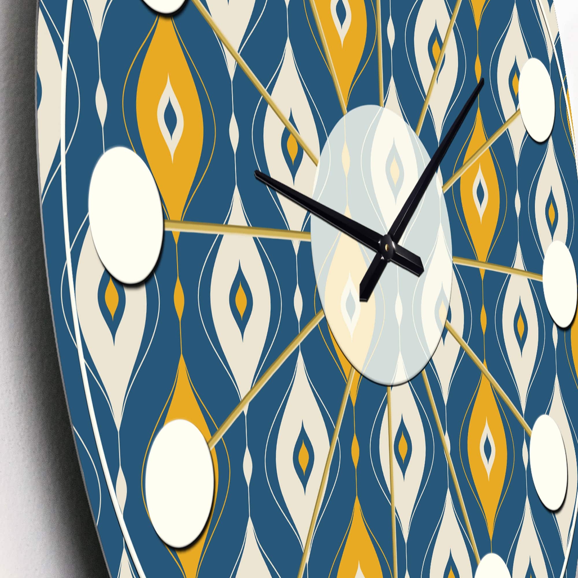 Designart 'Retro Abstract Pattern Ii Mid-Century Modern Wall Clock