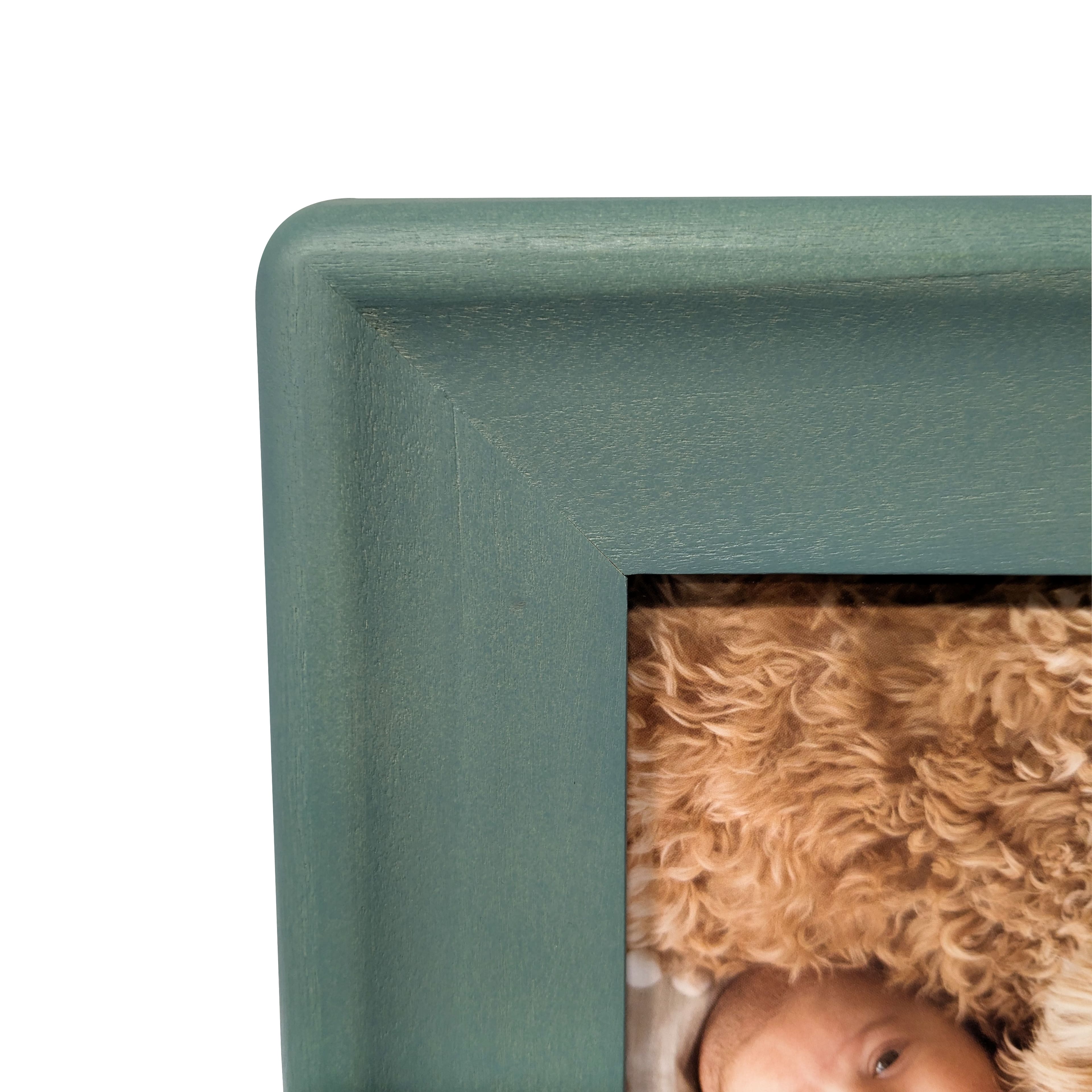 Expressions&#x2122; 5&#x22; x 7&#x22; Rounded Wood Frame by Studio D&#xE9;cor&#xAE;