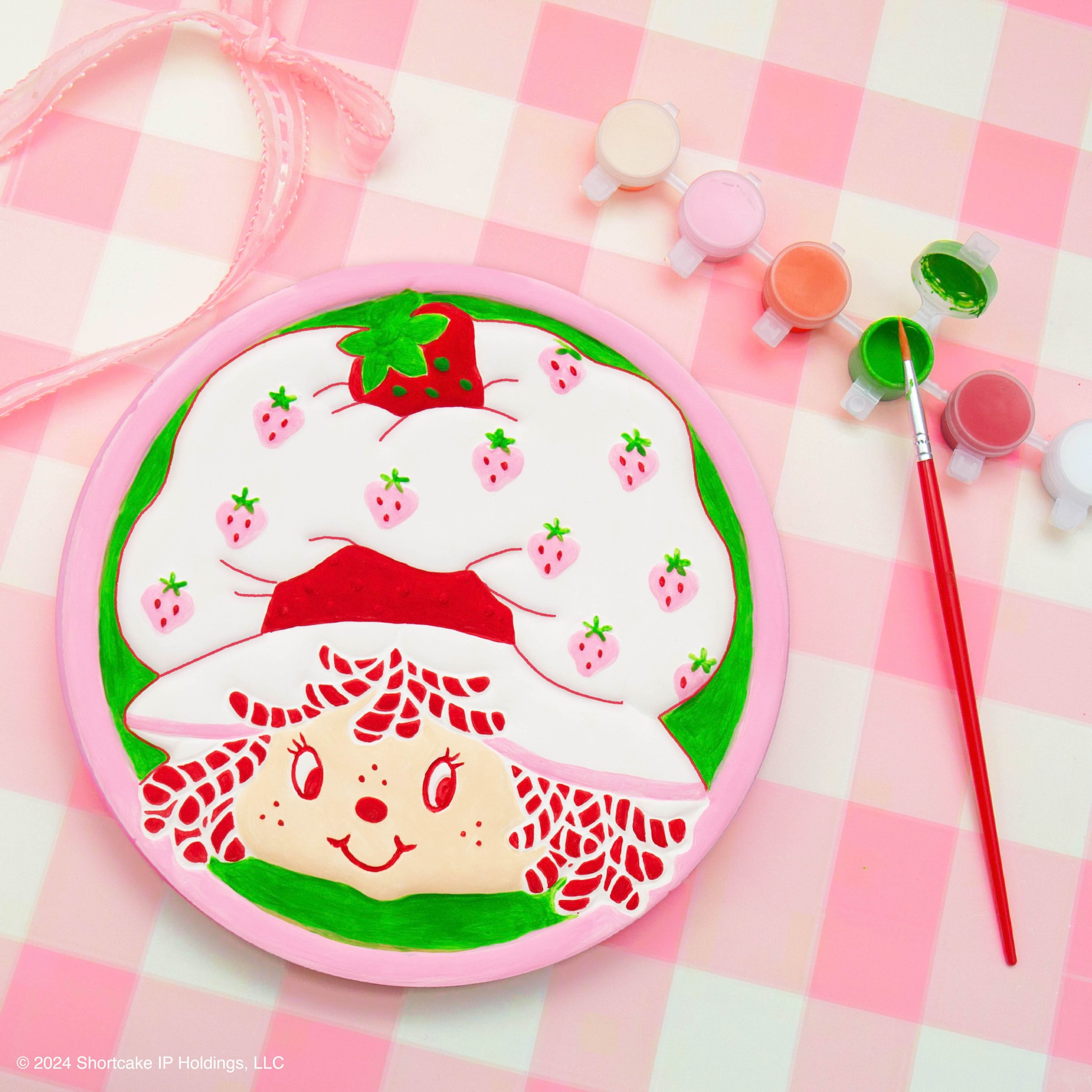 Strawberry Shortcake&#x2122; Paint Your Own Stepping Stone