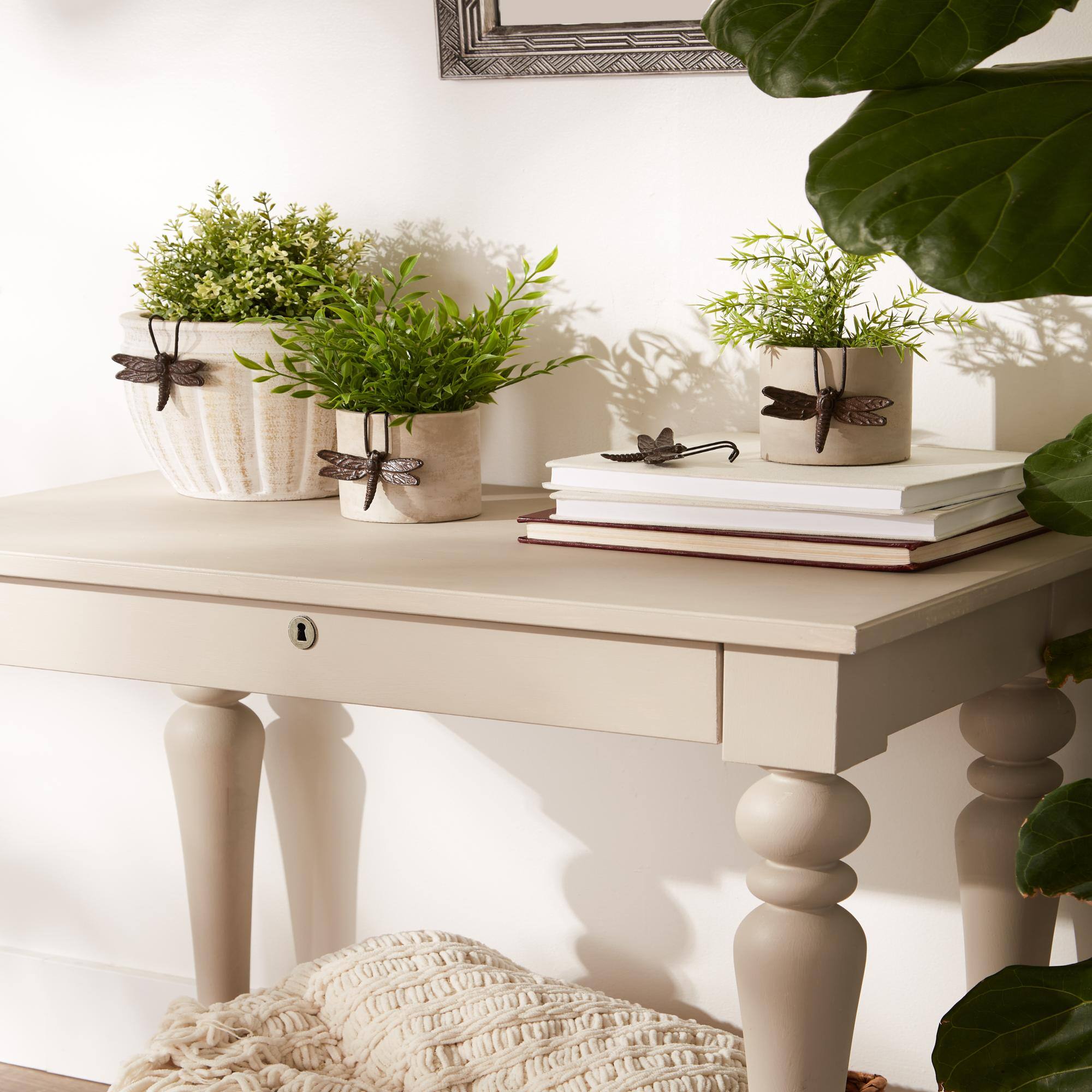 4" Dragonfly Cast Iron Pot Hanger Set, 4ct.