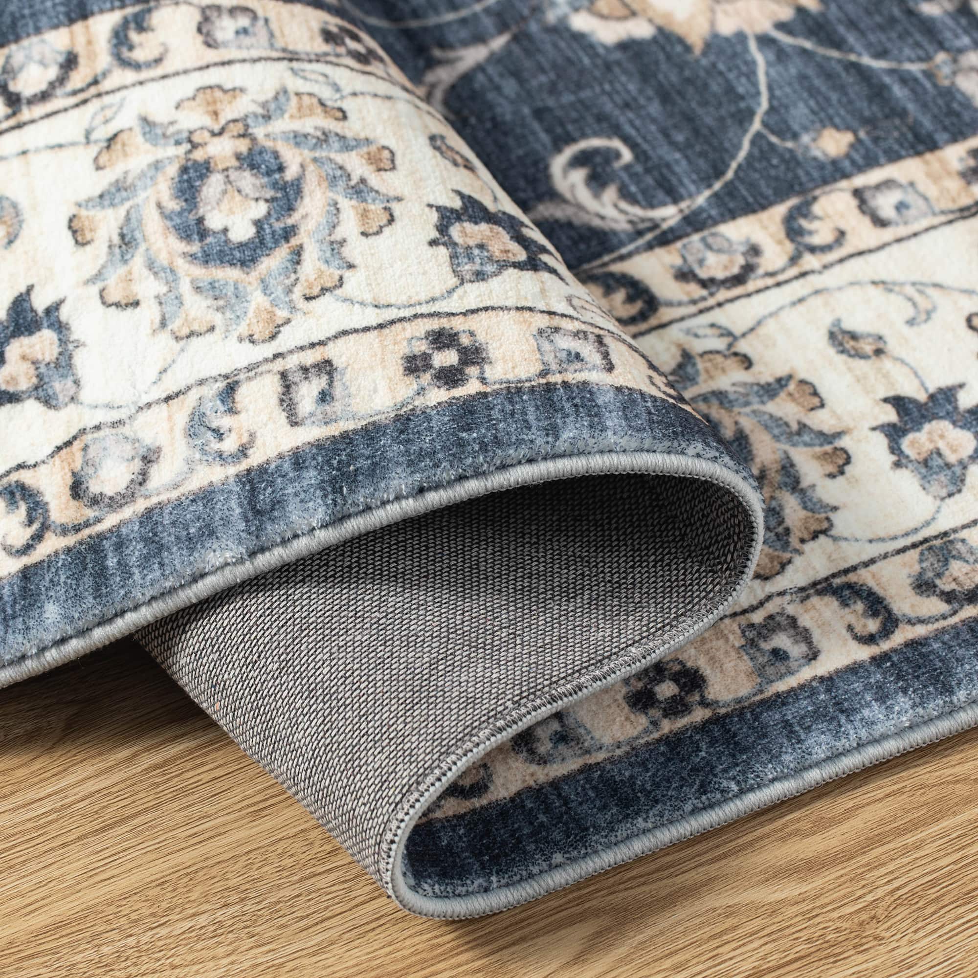 Glitzhome&#xAE; Blue &#x26; Ivory Oriental Area Rug