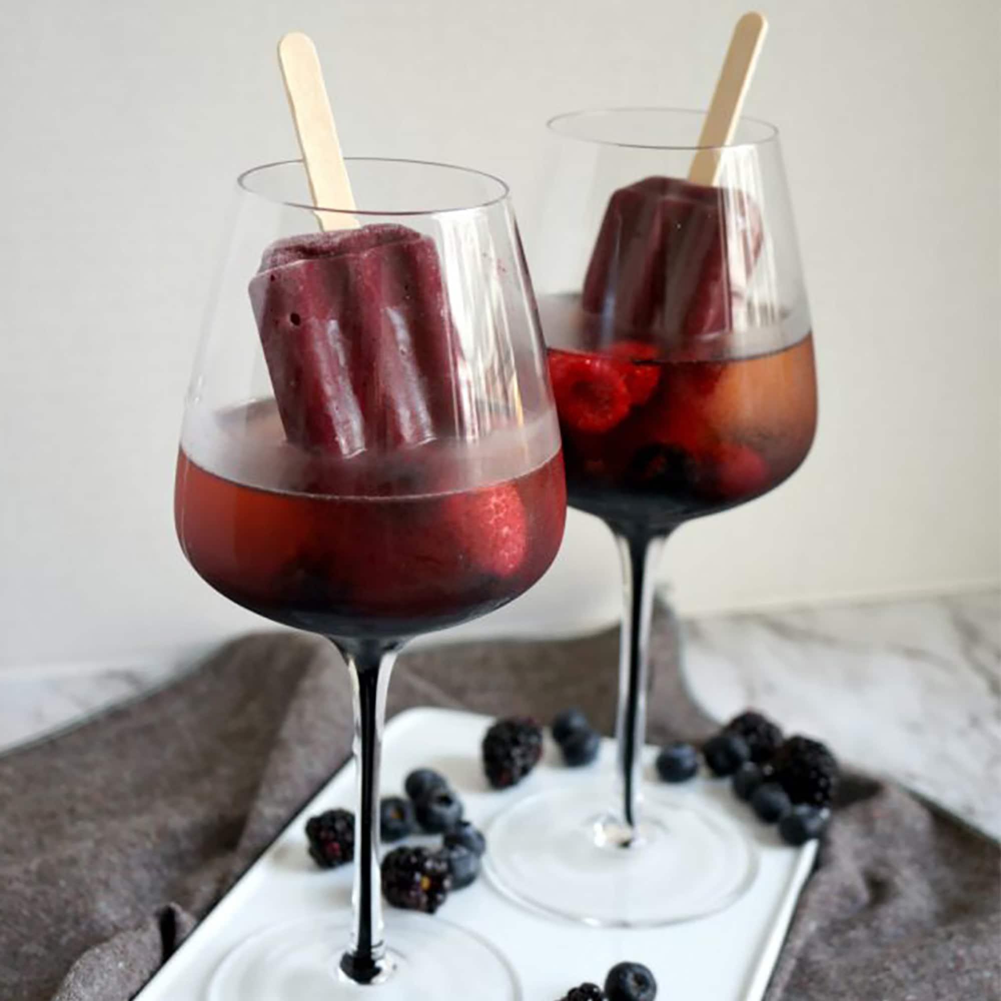JoyJolt&#xAE; 26.8oz. Black Swan Red Wine Glasses, 2ct.