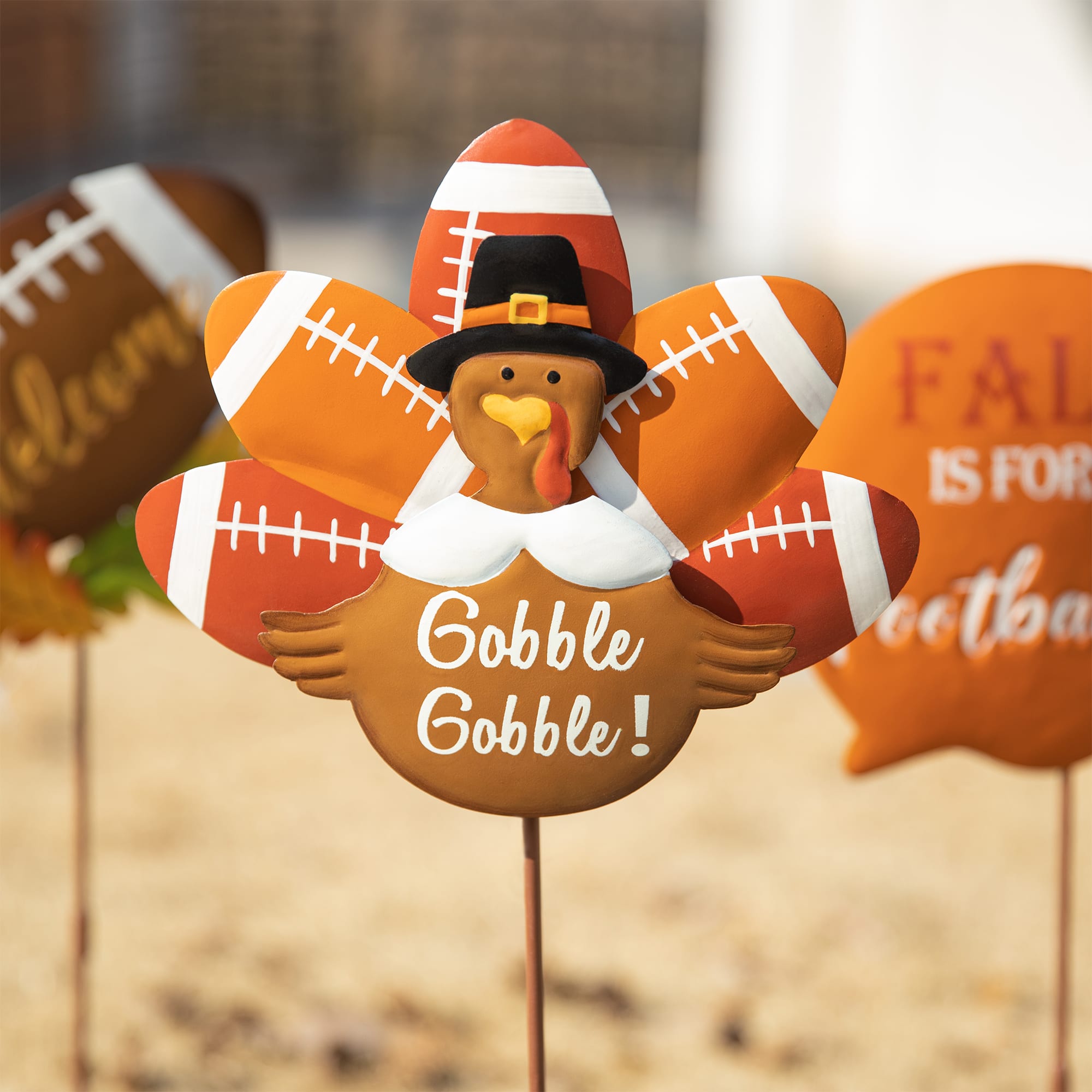 Glitzhome&#xAE; 24&#x22; Thanksgiving Metal Football &#x26; Turkey Yard Stakes Set