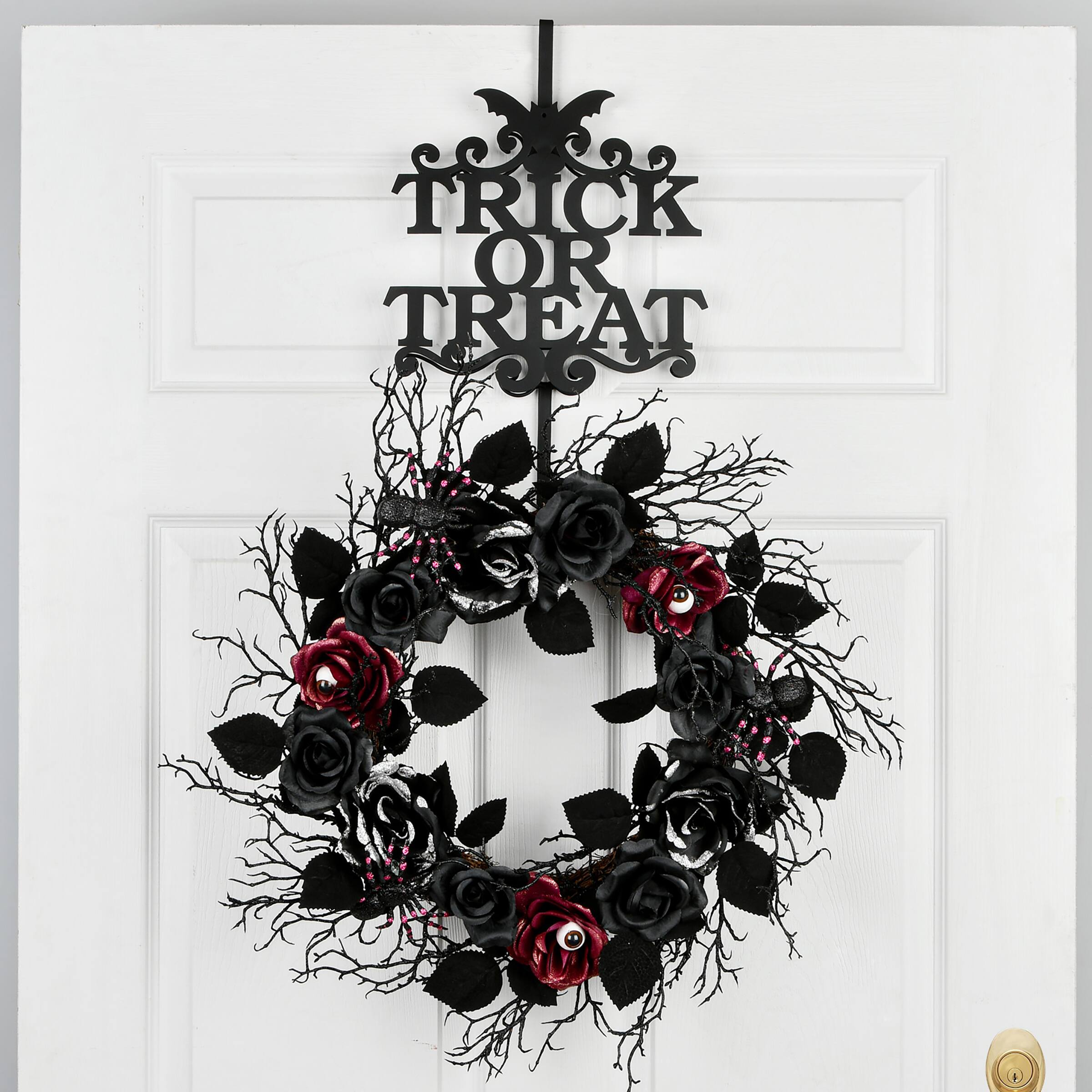 19&#x22; Halloween Trick or Treat Wreath Hanger