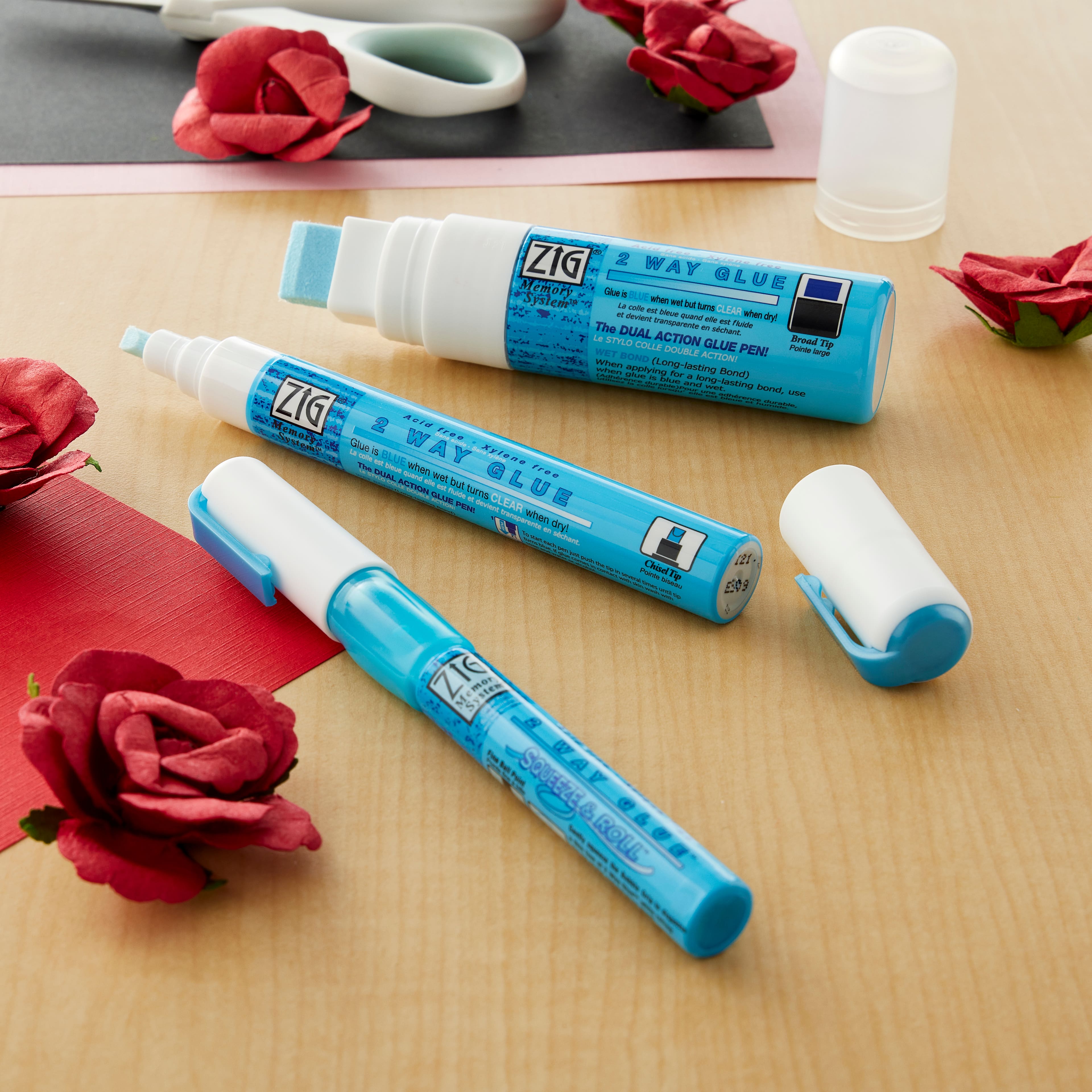 What are the differences between the 4 types of Zig-2 Way Glue Pens? 