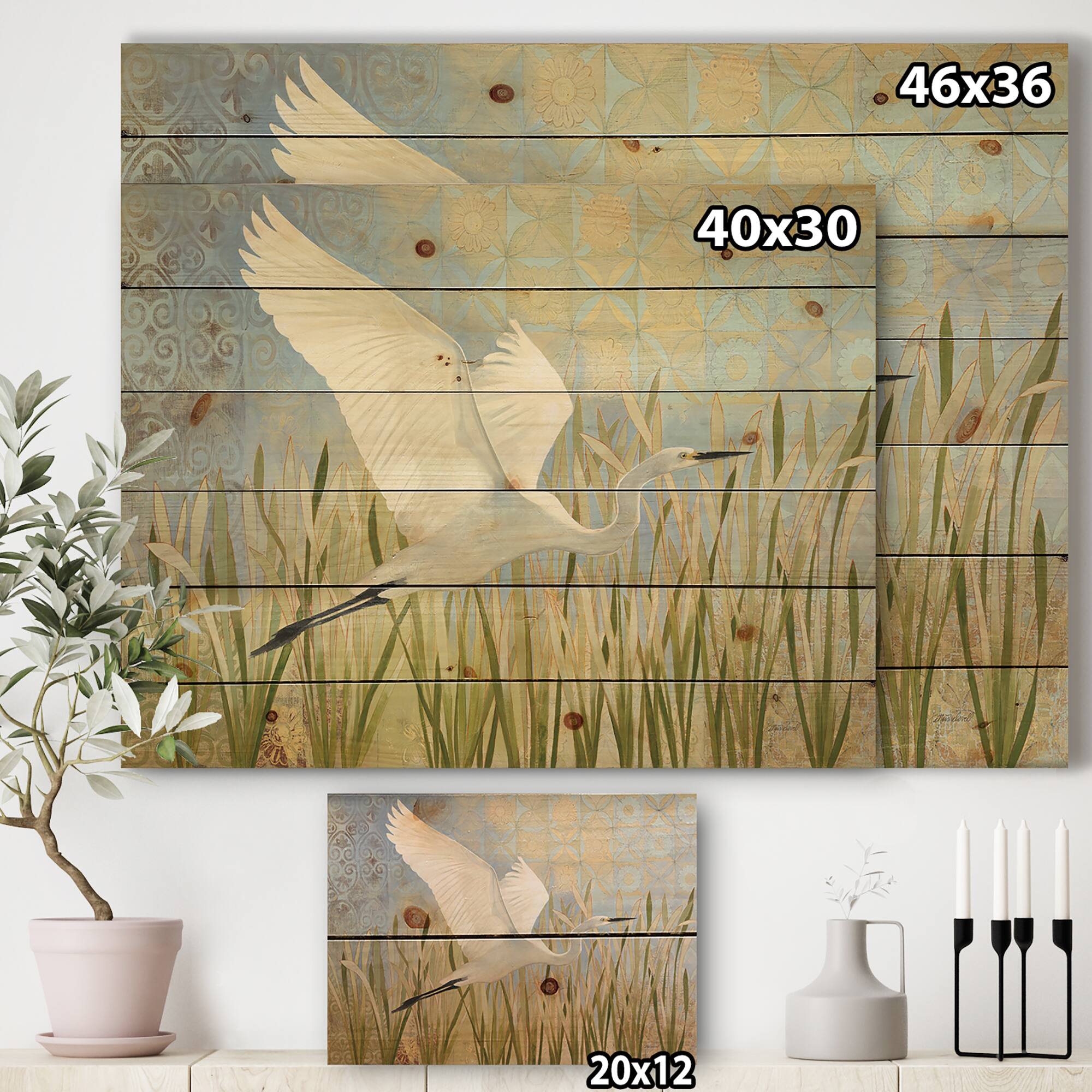 Designart - Snowy Egret in Flight vII - Farmhouse Print on Natural Pine Wood