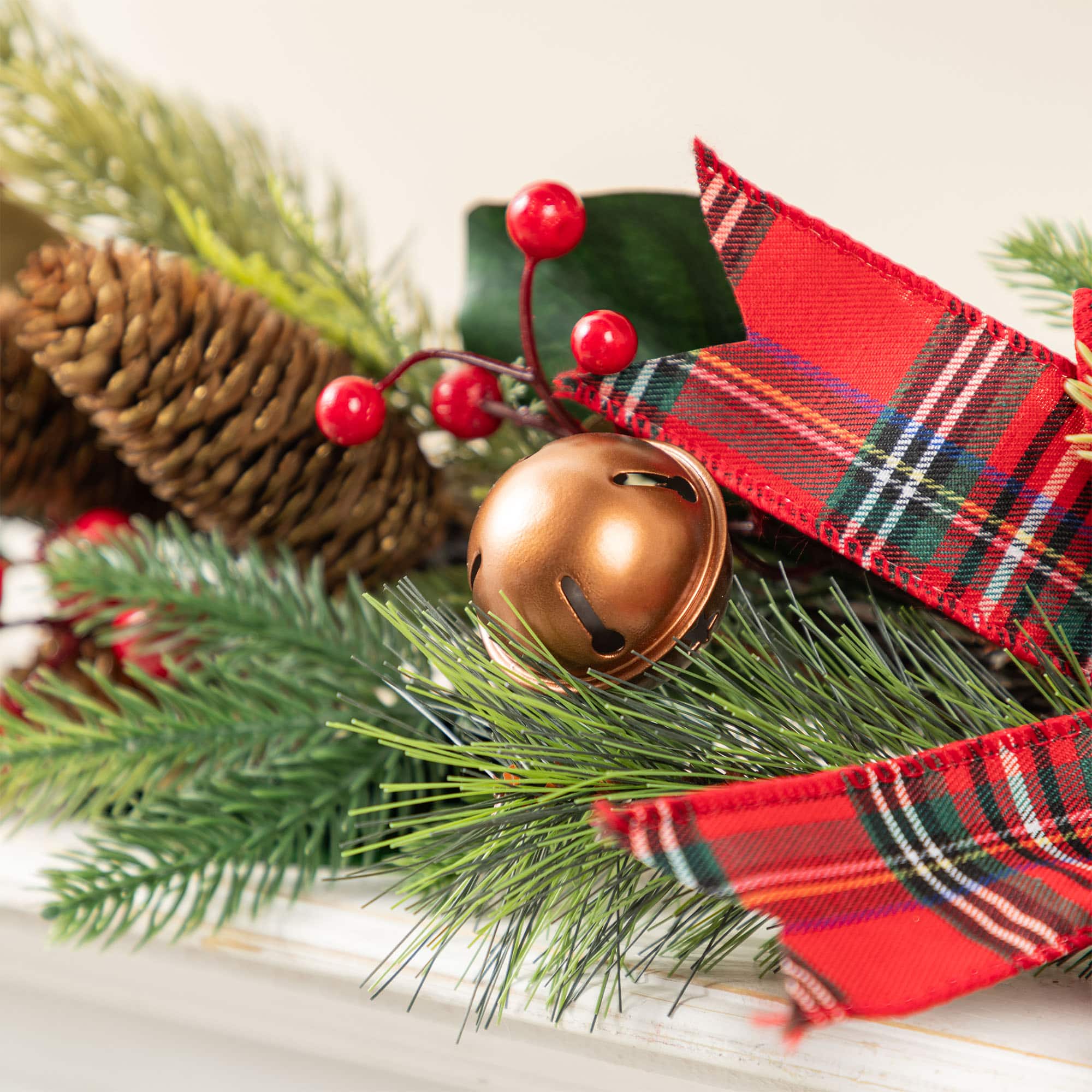 Glitzhome&#xAE; 6FT Christmas Bell, Pinecone &#x26; Berry Bow Garland