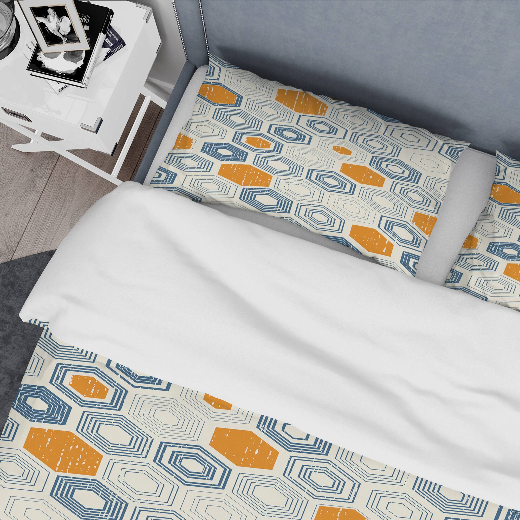 Designart &#x27;Retro Hexagon Pattern IX&#x27; Mid-Century Duvet Cover Set