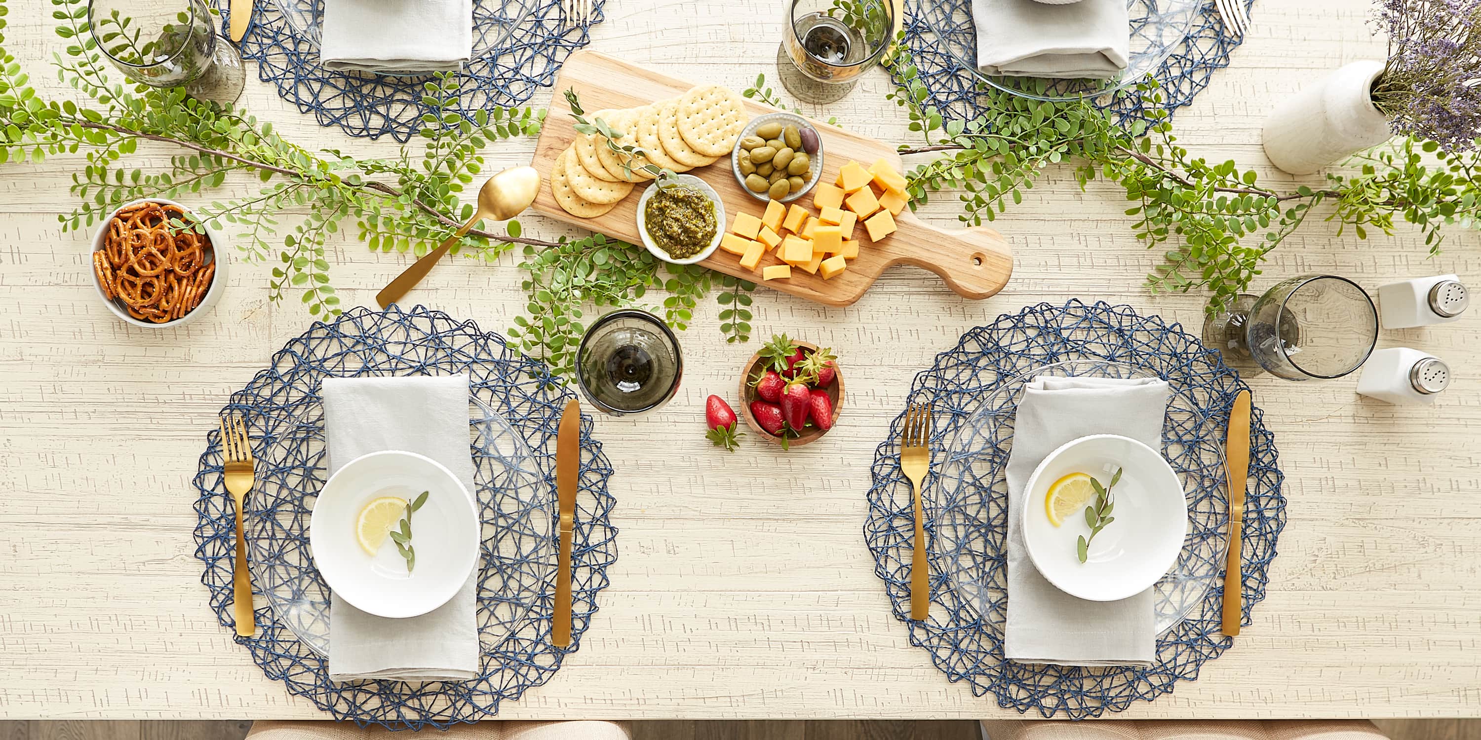 DII® Woven Paper Round Placemats