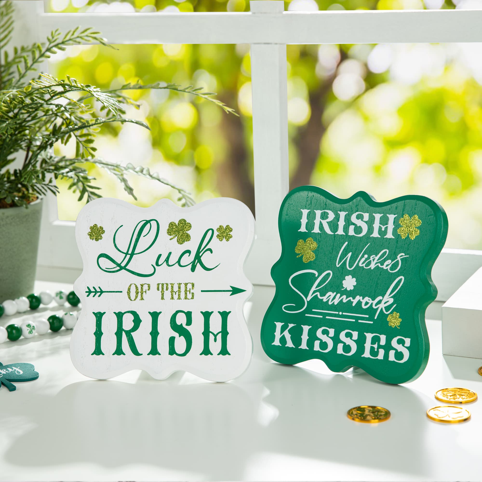 Glitzhome&#xAE; St. Patrick&#x27;s Wooden Table D&#xE9;cor Set