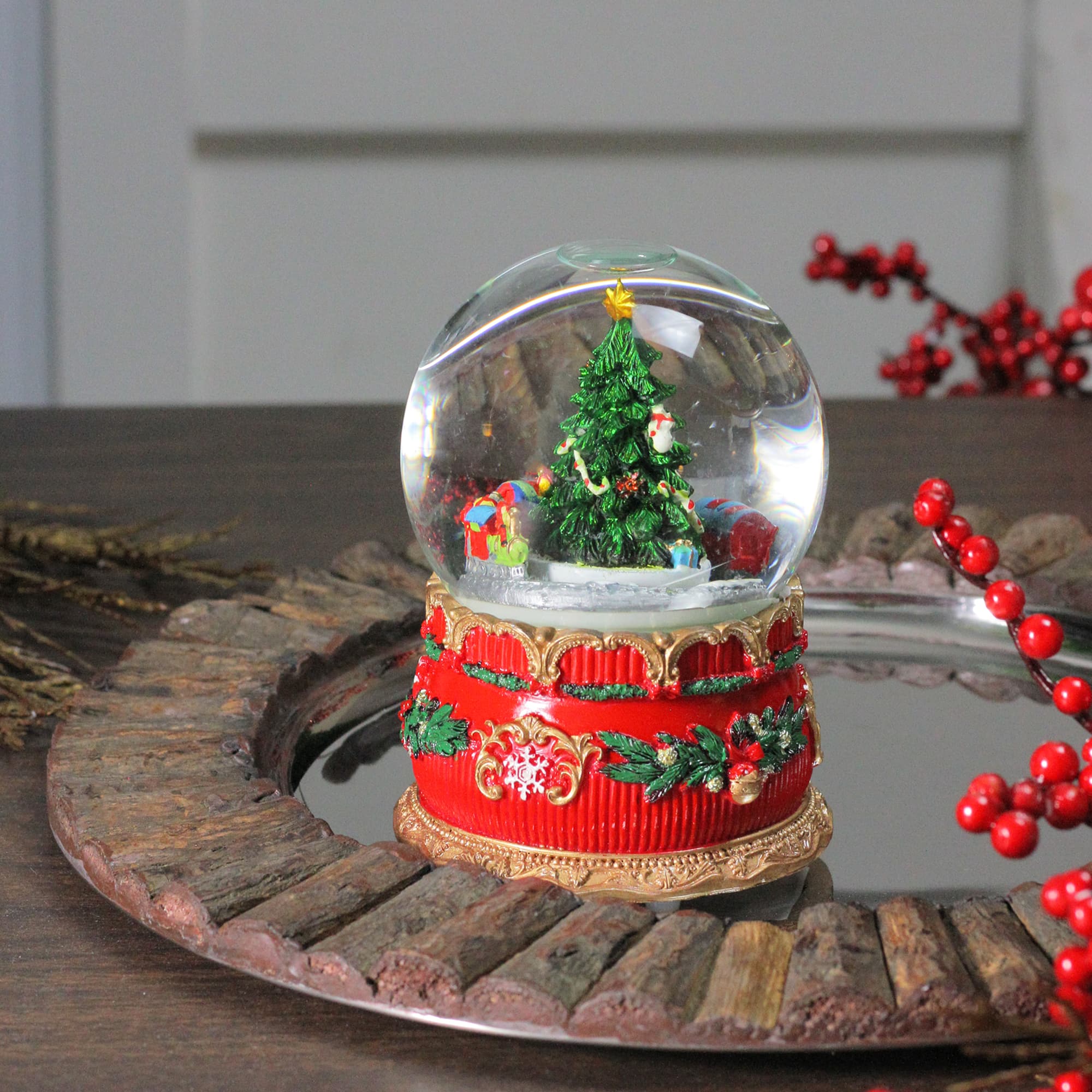 6&#x22; Musical Christmas Tree &#x26; Train Animated Water Globe