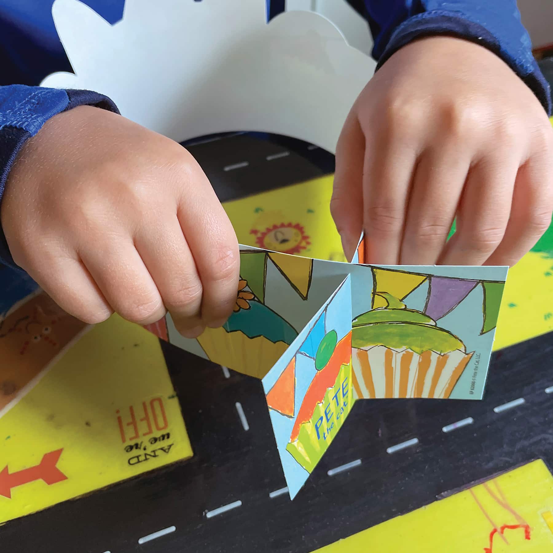 Teacher Created Resources® Pete The Cat Happy Birthday Crowns, 30ct.