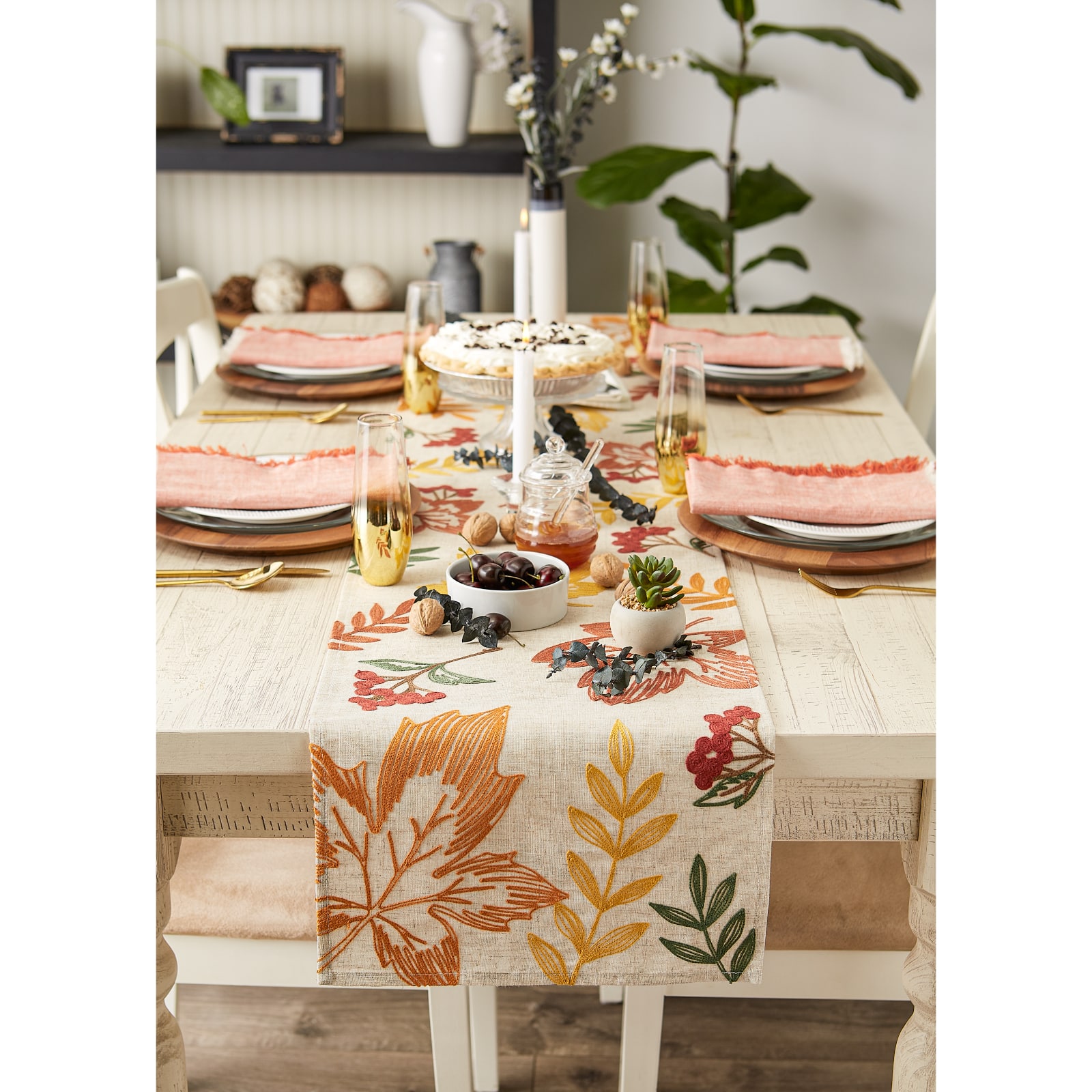 DII&#xAE; 108&#x22; Scattered Leaves Table Runner