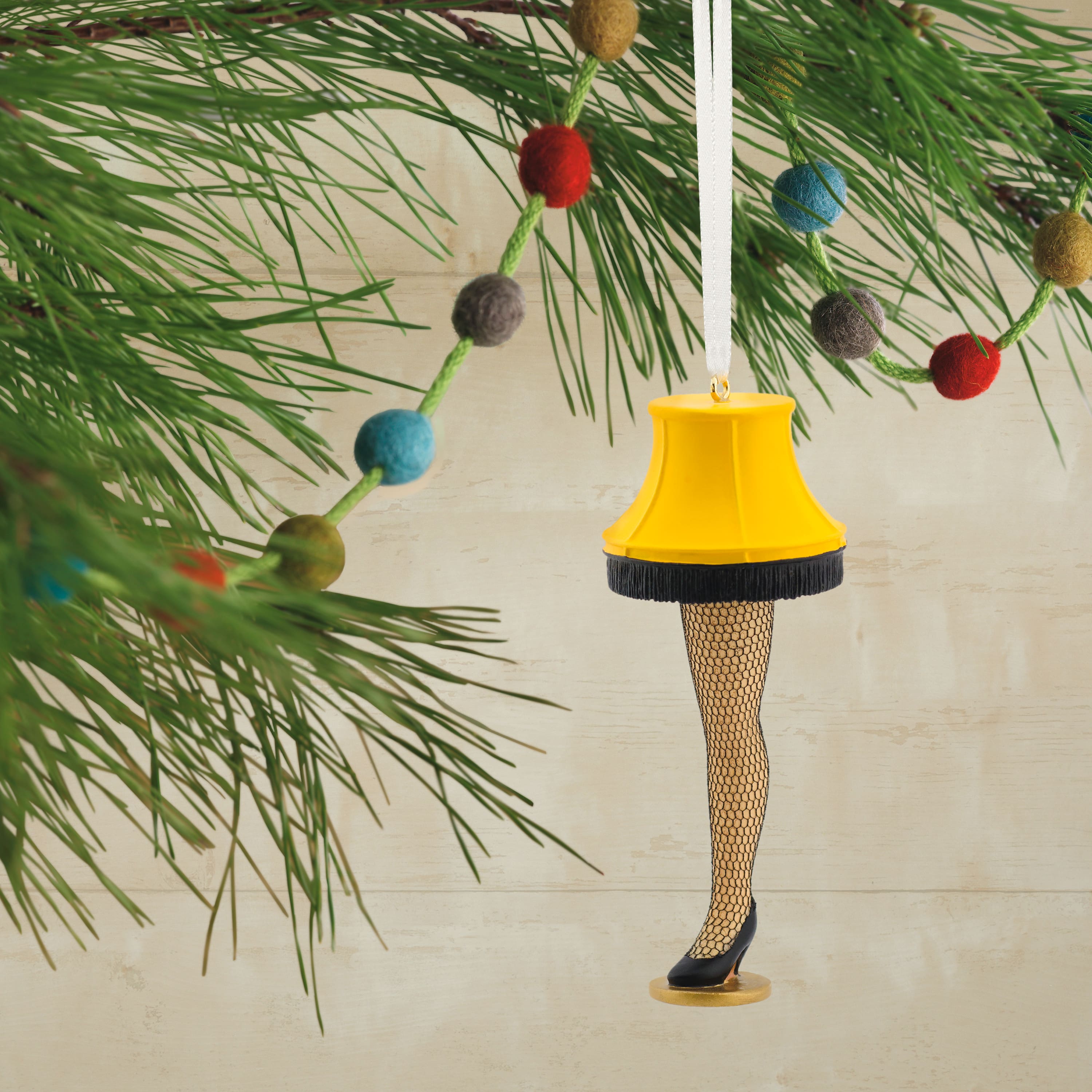 Hallmark 3.75&#x22; A Christmas Story Leg Lamp Ornament