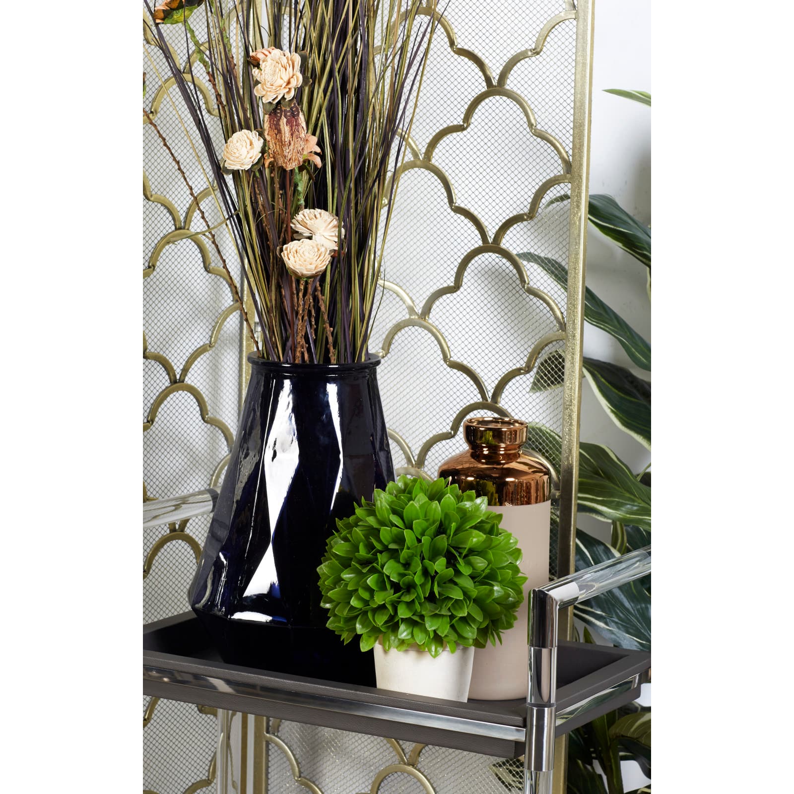 10&#x22; Boxwood Topiary in Decorative Planter
