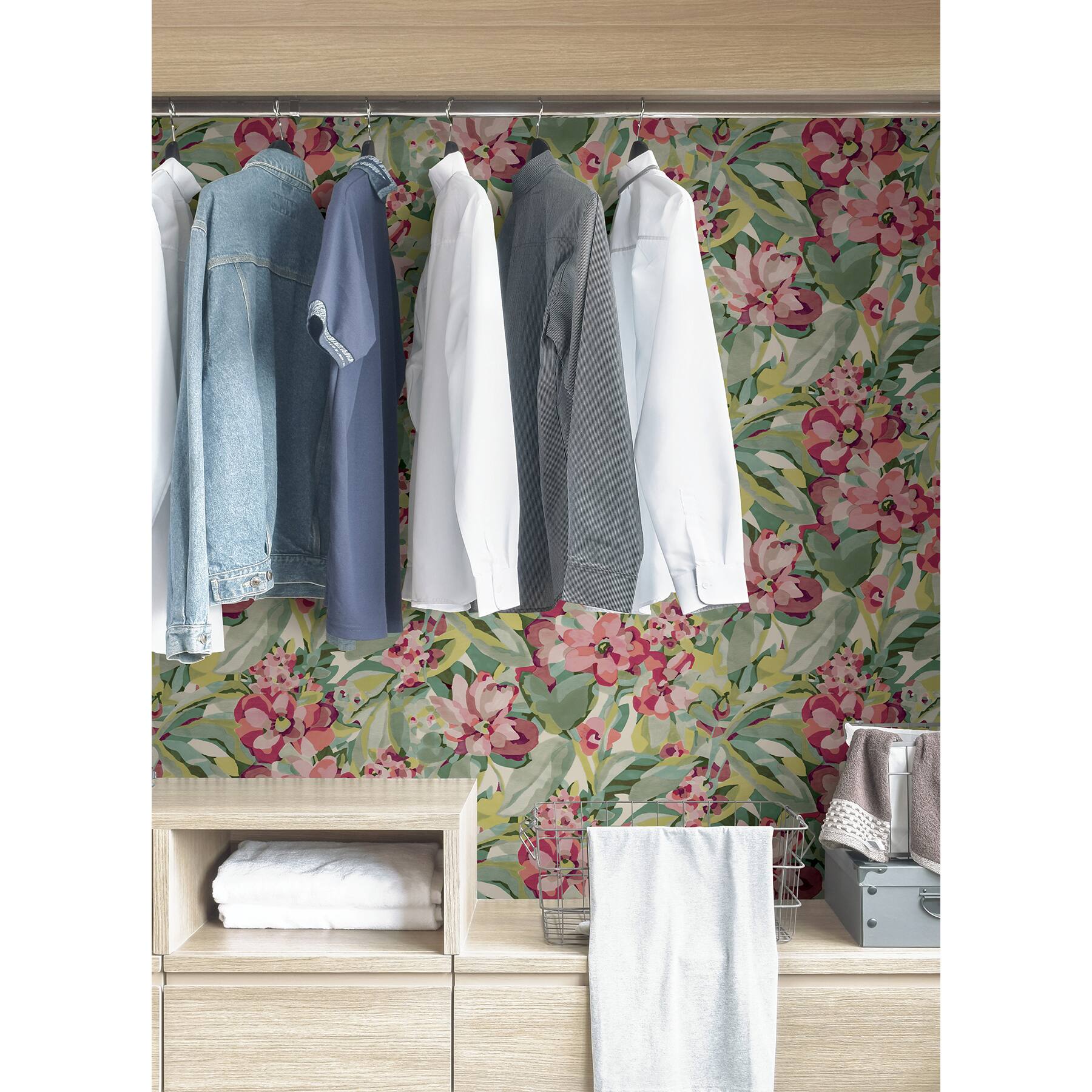 Caroline et Bettina Wine Belles Fleurs Peel &#x26; Stick Wallpaper