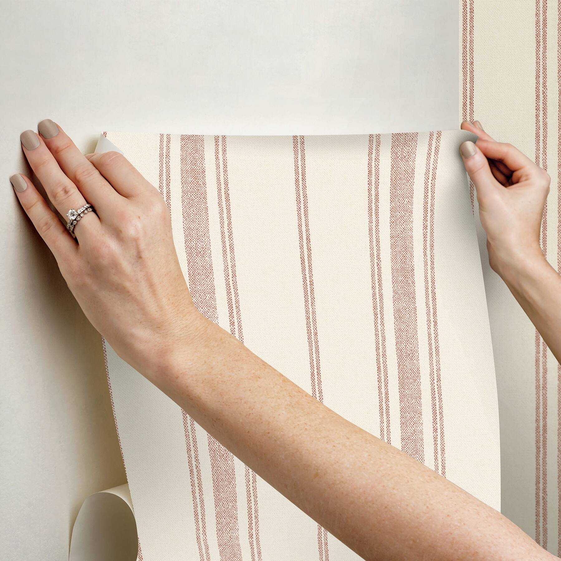 Chris Loves Julia Alcott Peel &#x26; Stick Wallpaper