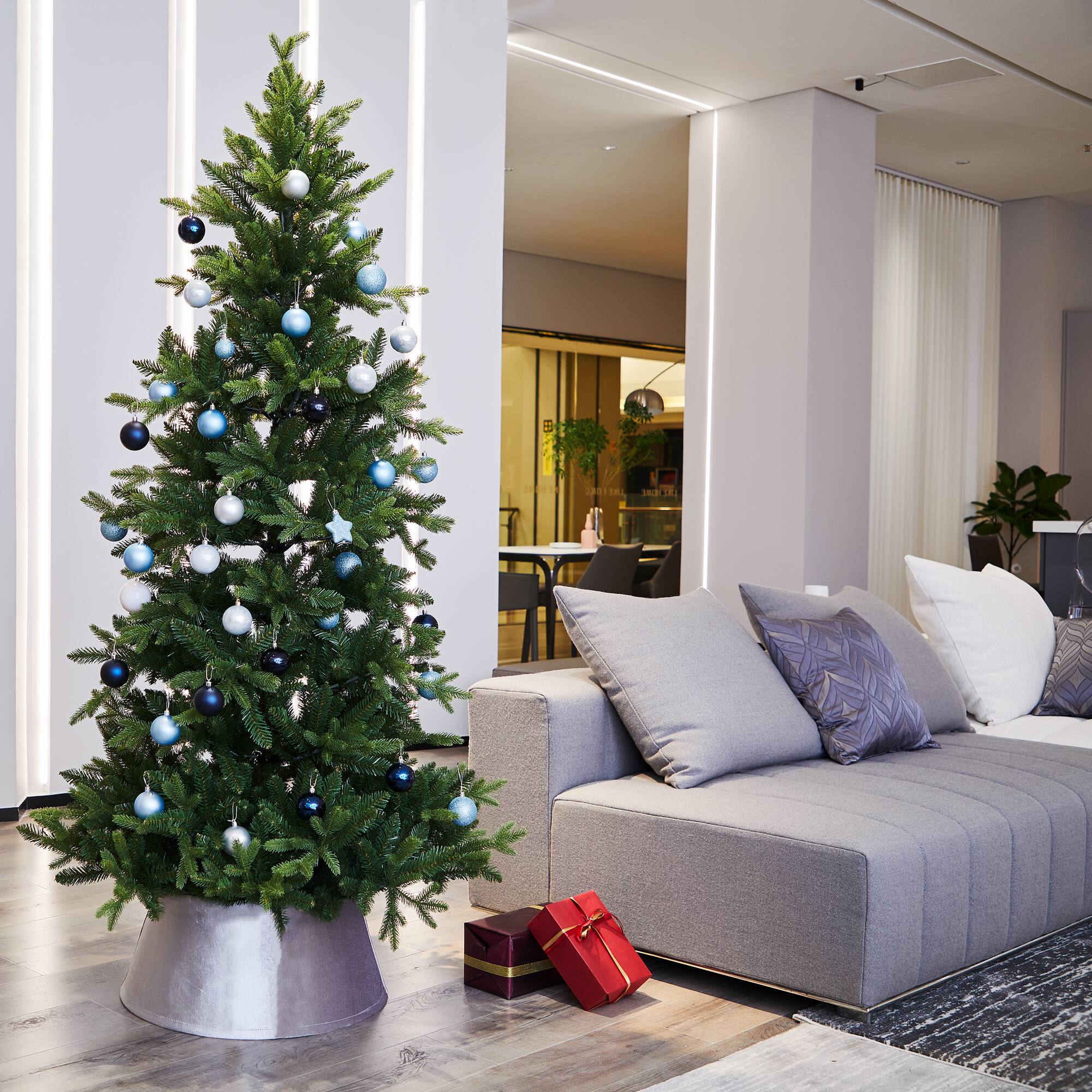 22" Silver Velvet Christmas Tree Collar