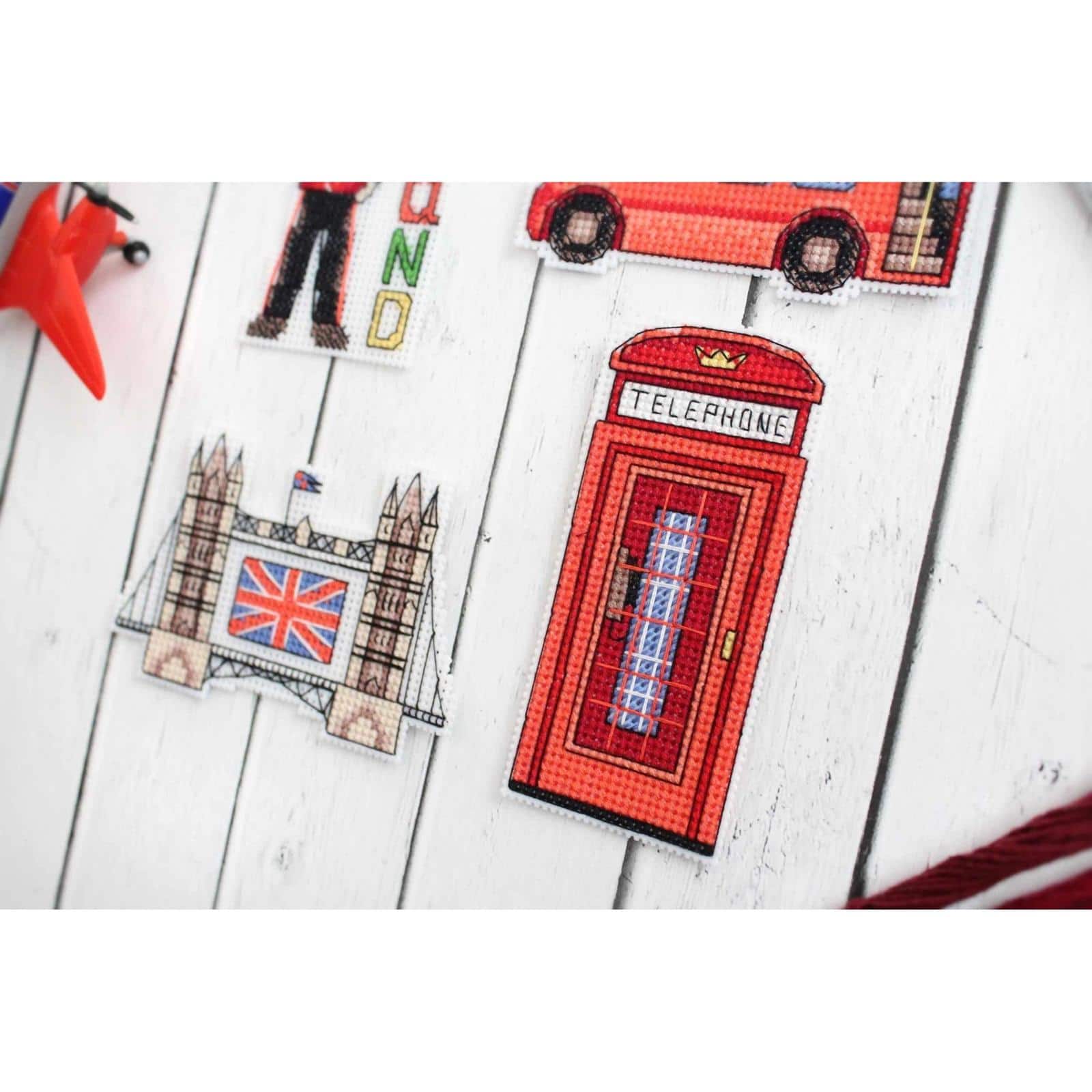 MP Studia England Cross Stitch Kit