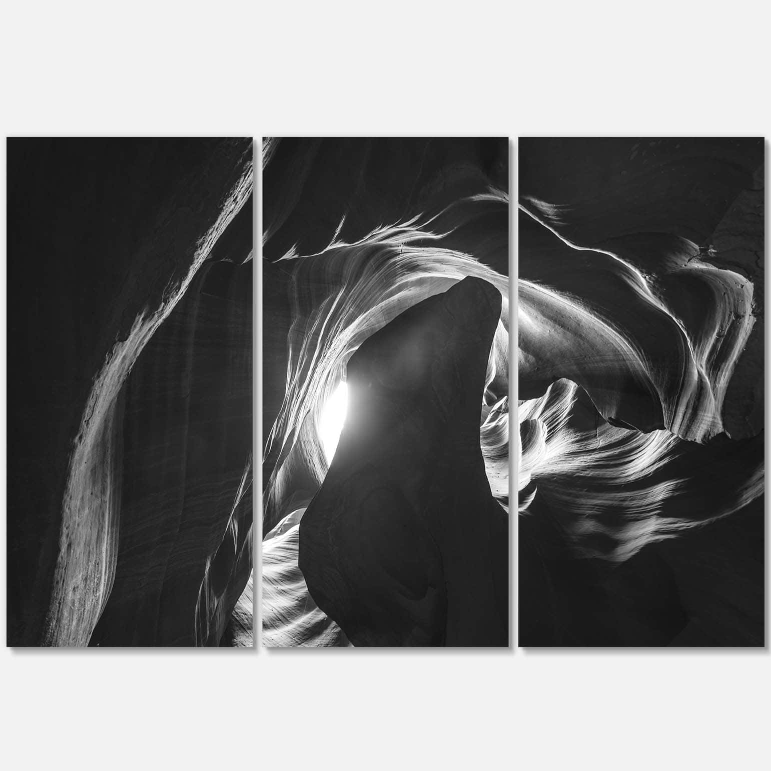 Designart - Antelope Canyon in Navajo - Landscape Photography Canvas Print