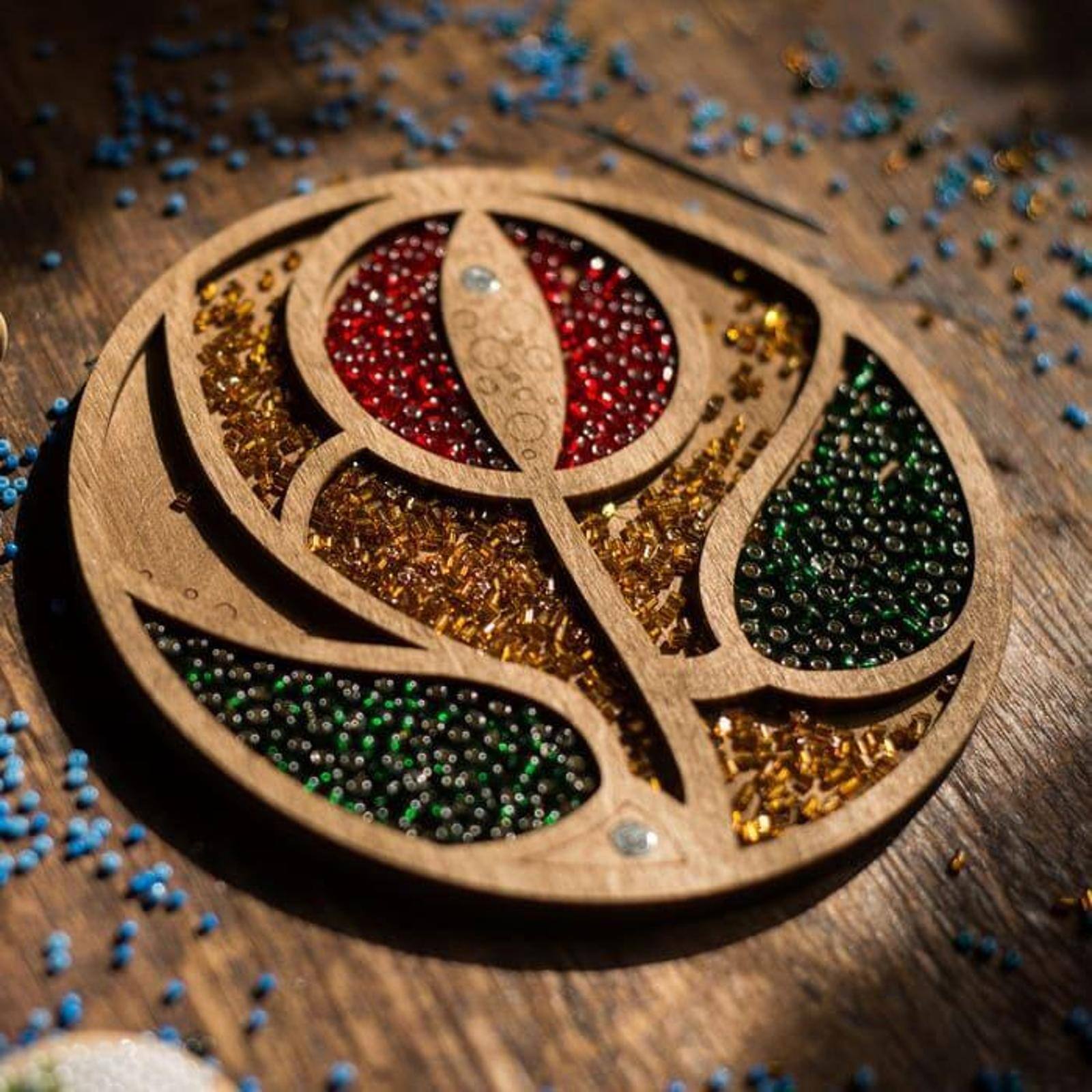 Wonderland Crafts 5.5" Flower Bead Organizer with Transparent Cover