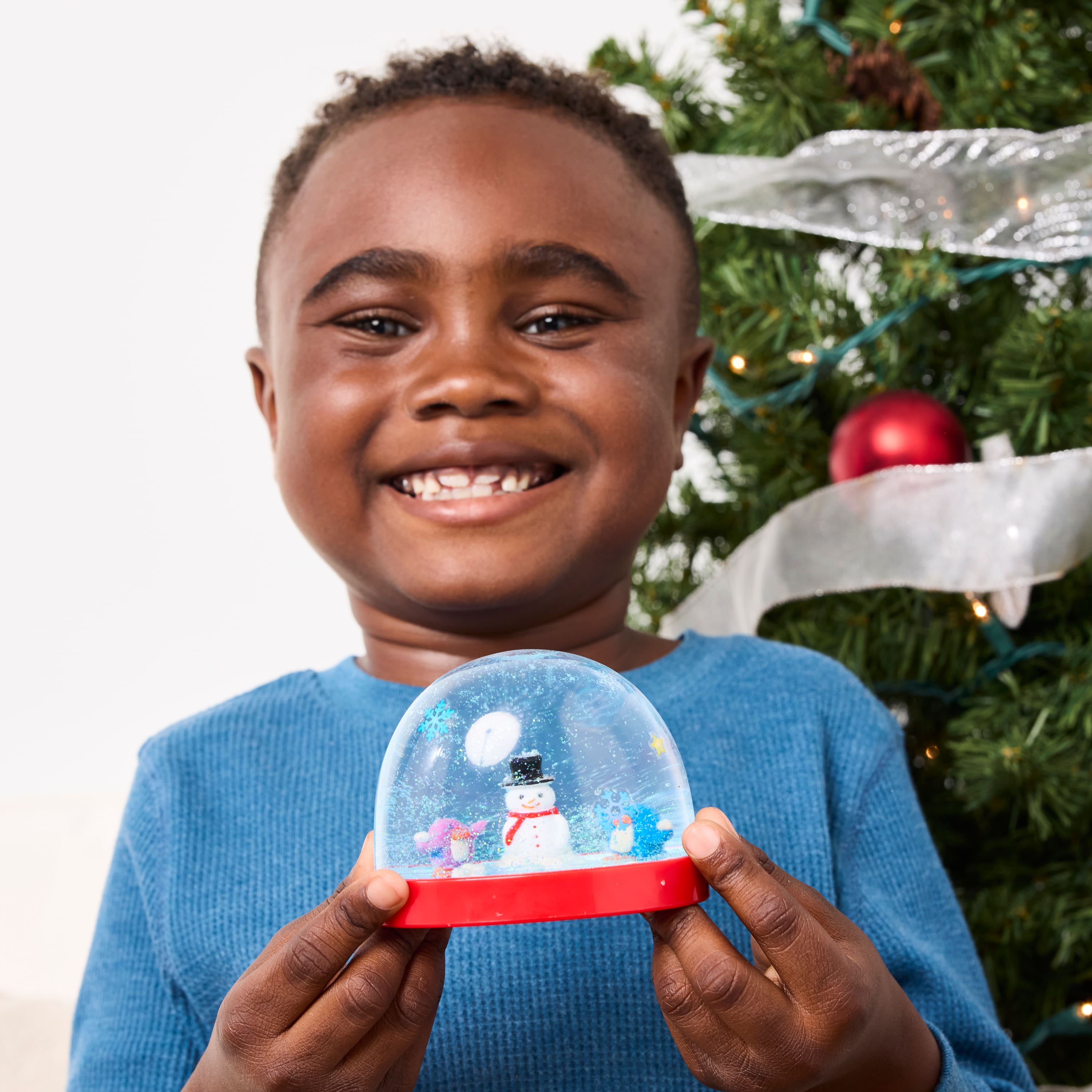 Creativity for Kids&#xAE; Make Your Own Holiday Snow Globes