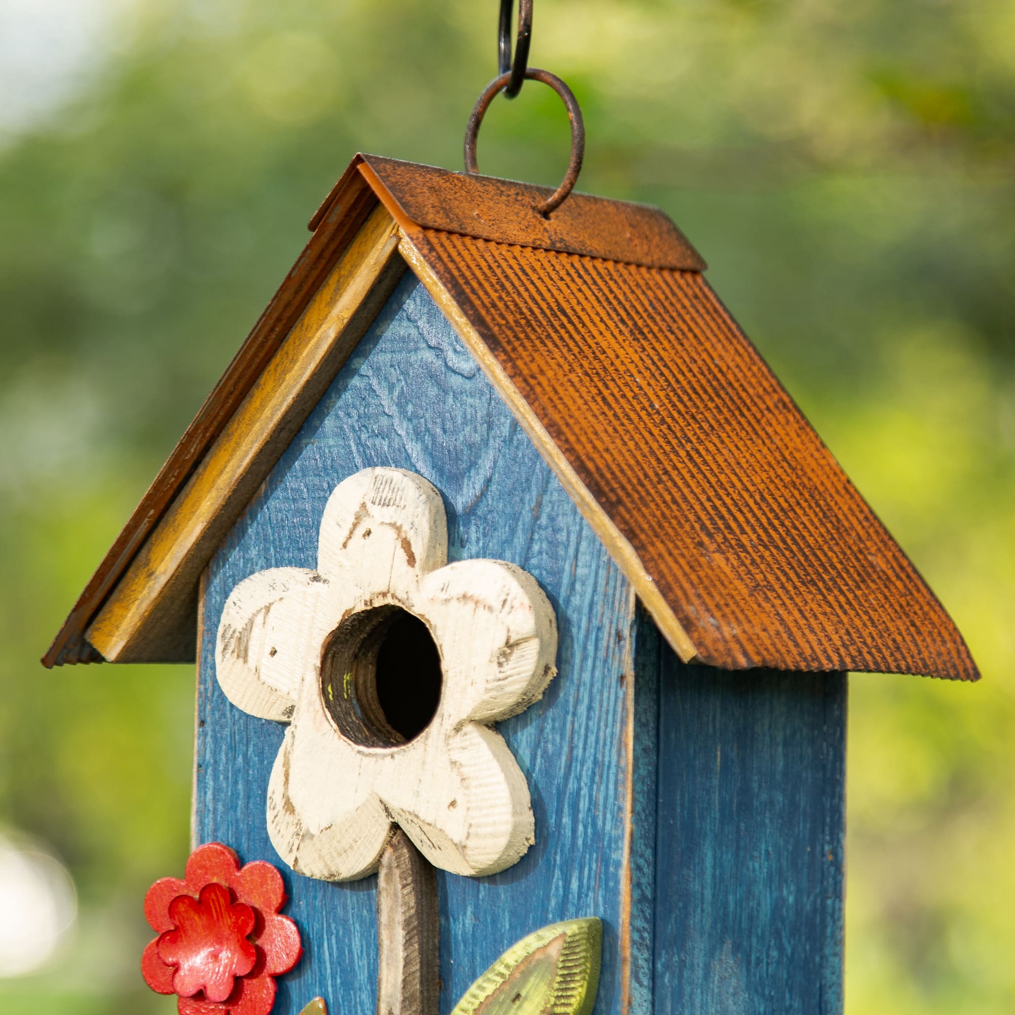 Glitzhome&#xAE; 10.25&#x22; Retro Blue Distressed Flower Birdhouse