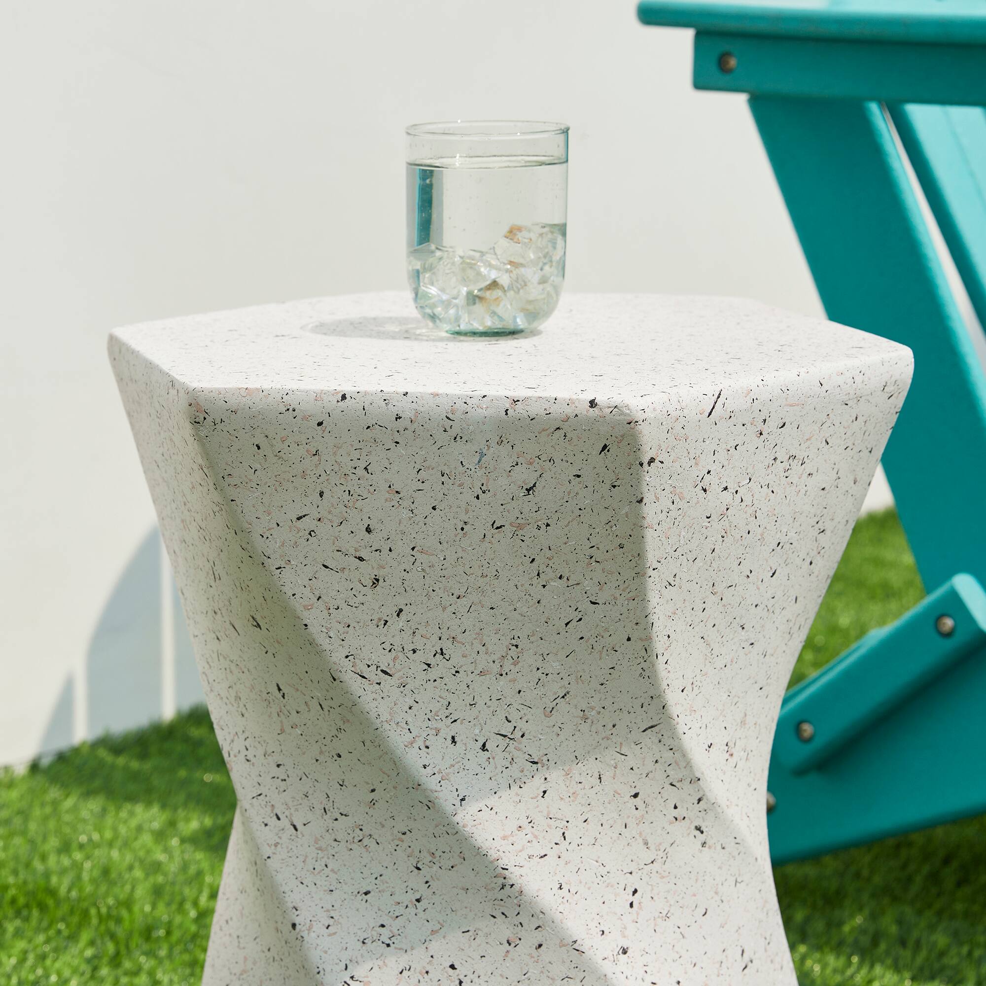 Glitzhome&#xAE; 17.75&#x22; Multifunctional Twist-Style Faux Terrazzo Garden Stool