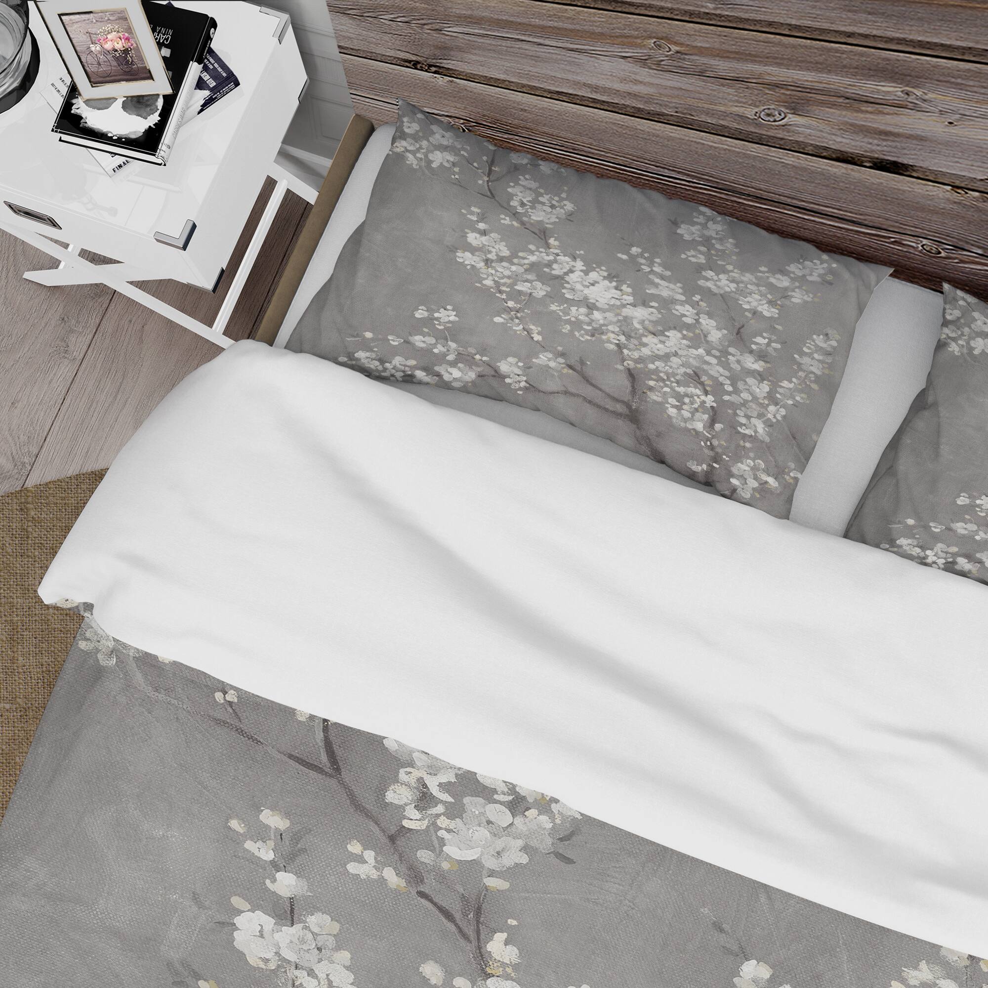 Designart &#x27;White Cherry Blossoms II&#x27; Farmhouse Bedding Set - Duvet Cover &#x26; Shams