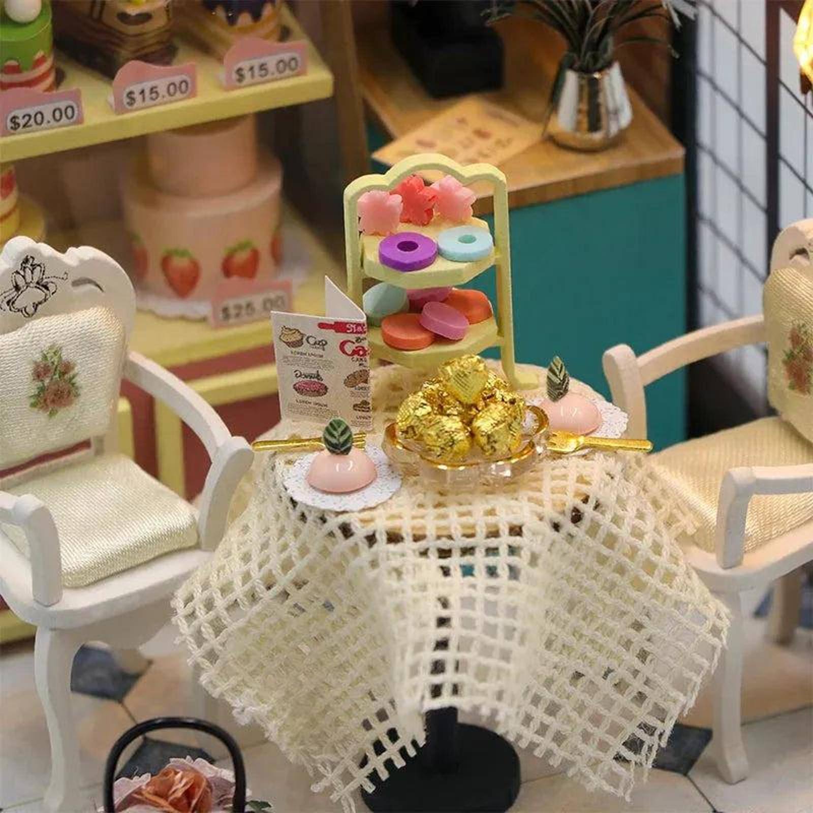 Wizardi Dessert Café Miniature Dollhouse Roombox Kit