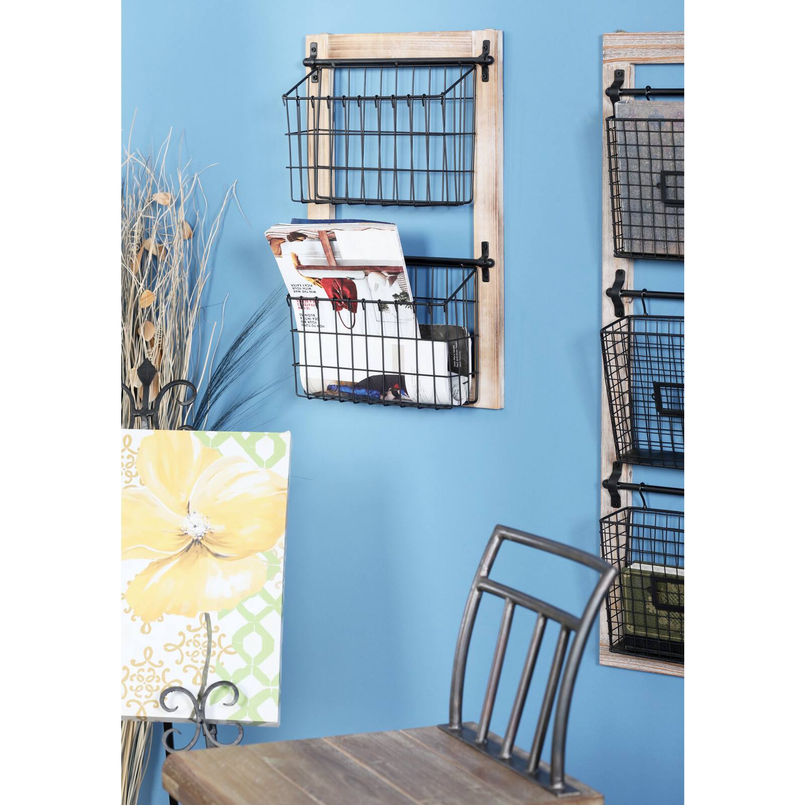 22&#x22; Black Metal Farmhouse Magazine Rack Holder