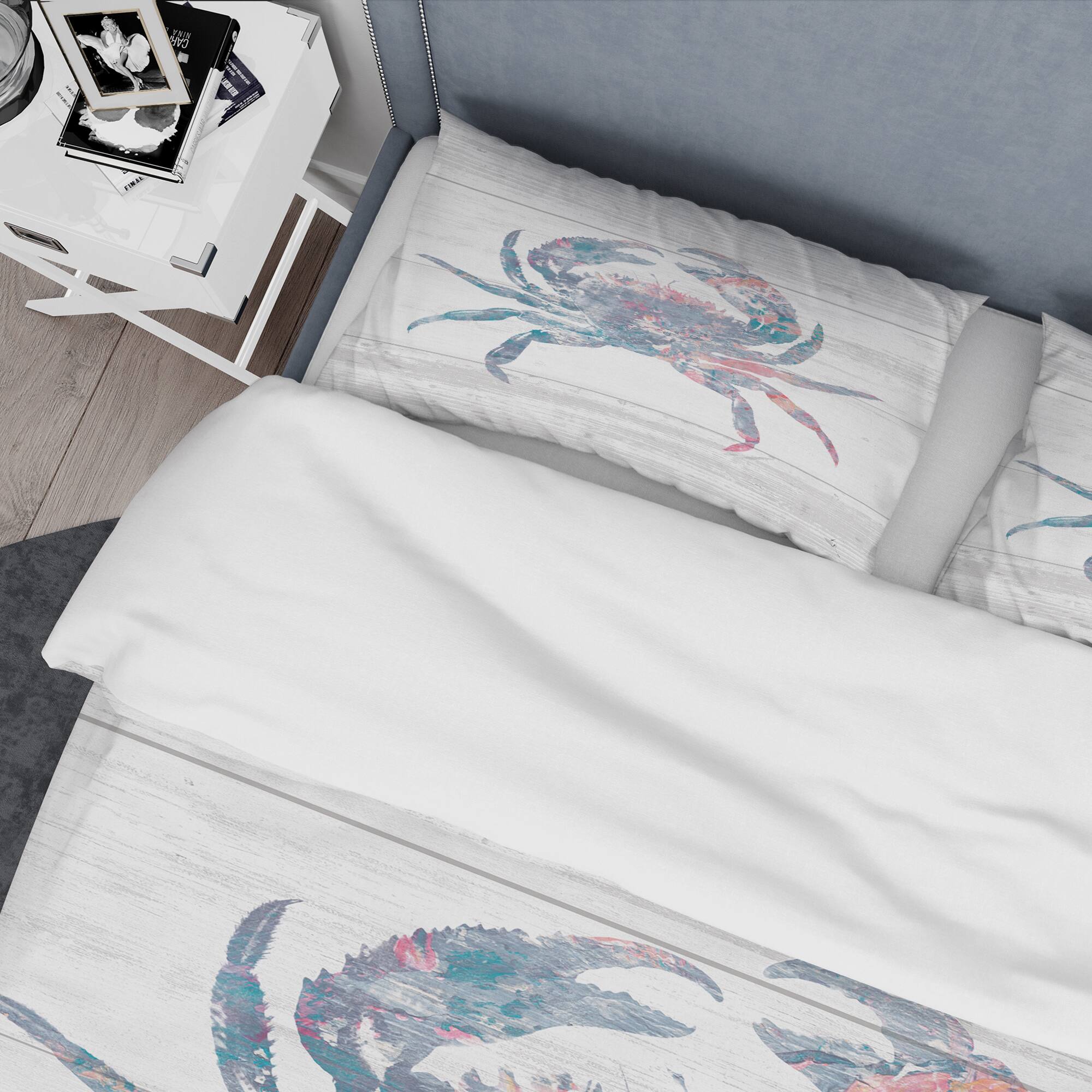 Designart &#x27;Pink Crab Ocean Life&#x27; Coastal Bedding Set - Duvet Cover &#x26; Shams