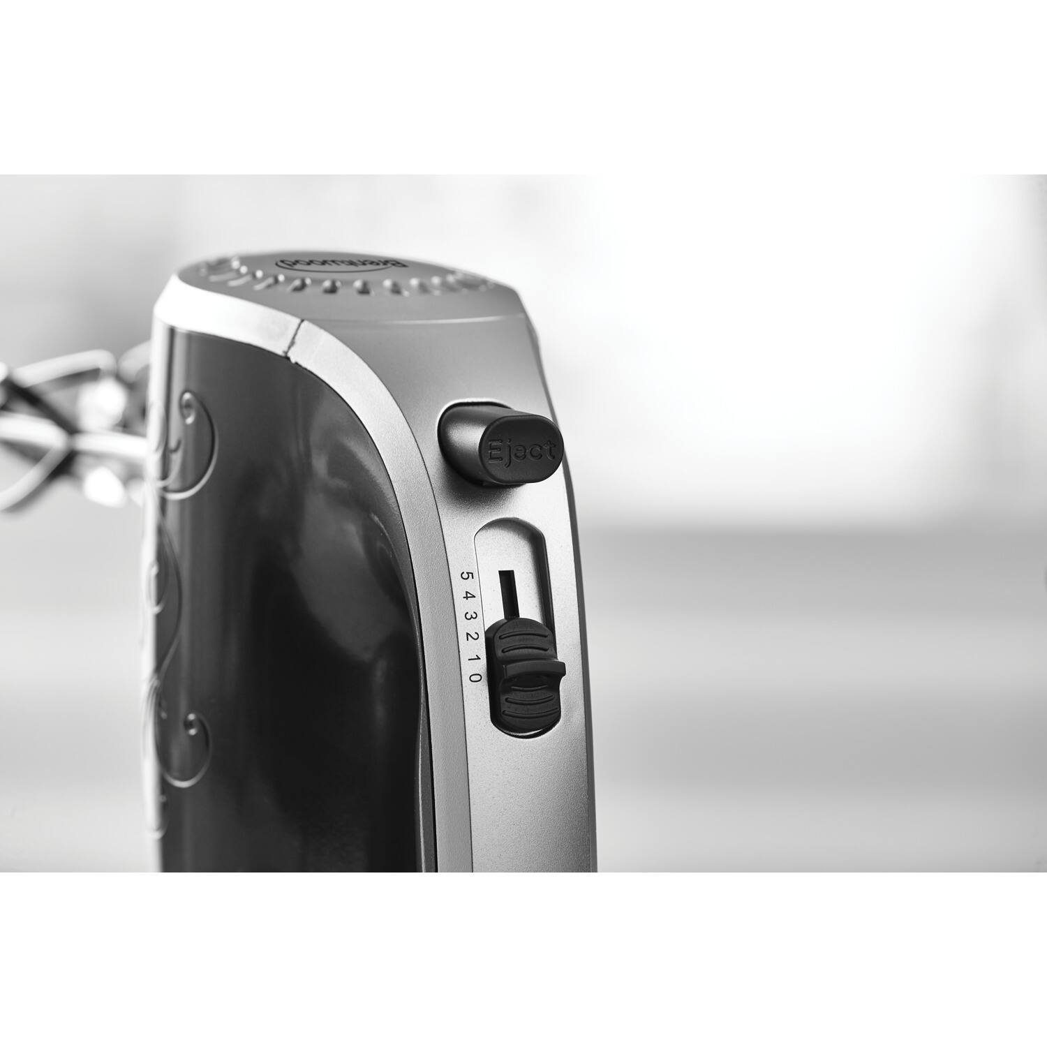 Brentwood Black Lightweight 5-Speed Electric Hand Mixer