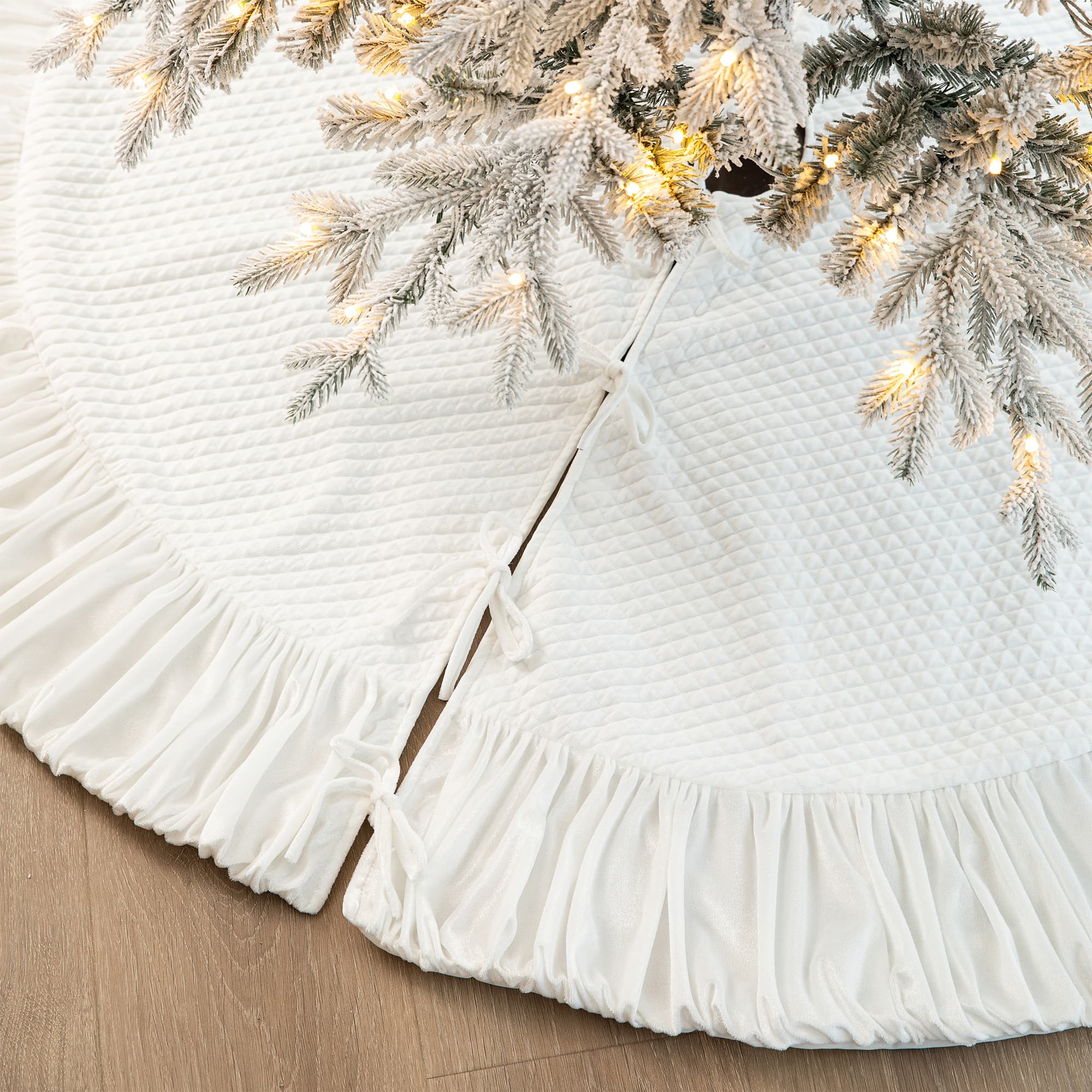 Glitzhome&#xAE; Deluxe Velvet Ruffled Christmas Tree Skirt