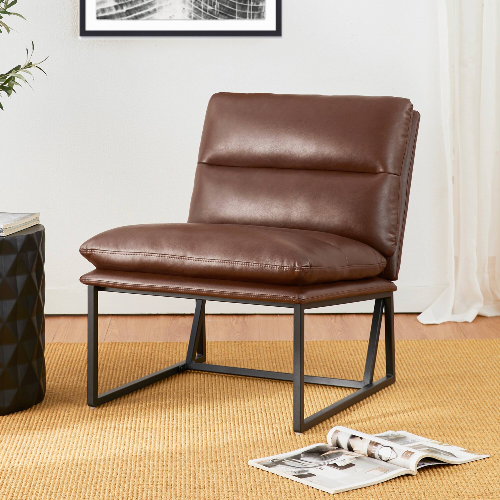 Glitzhome&#xAE; Modern Thick Leatherette Accent Chair