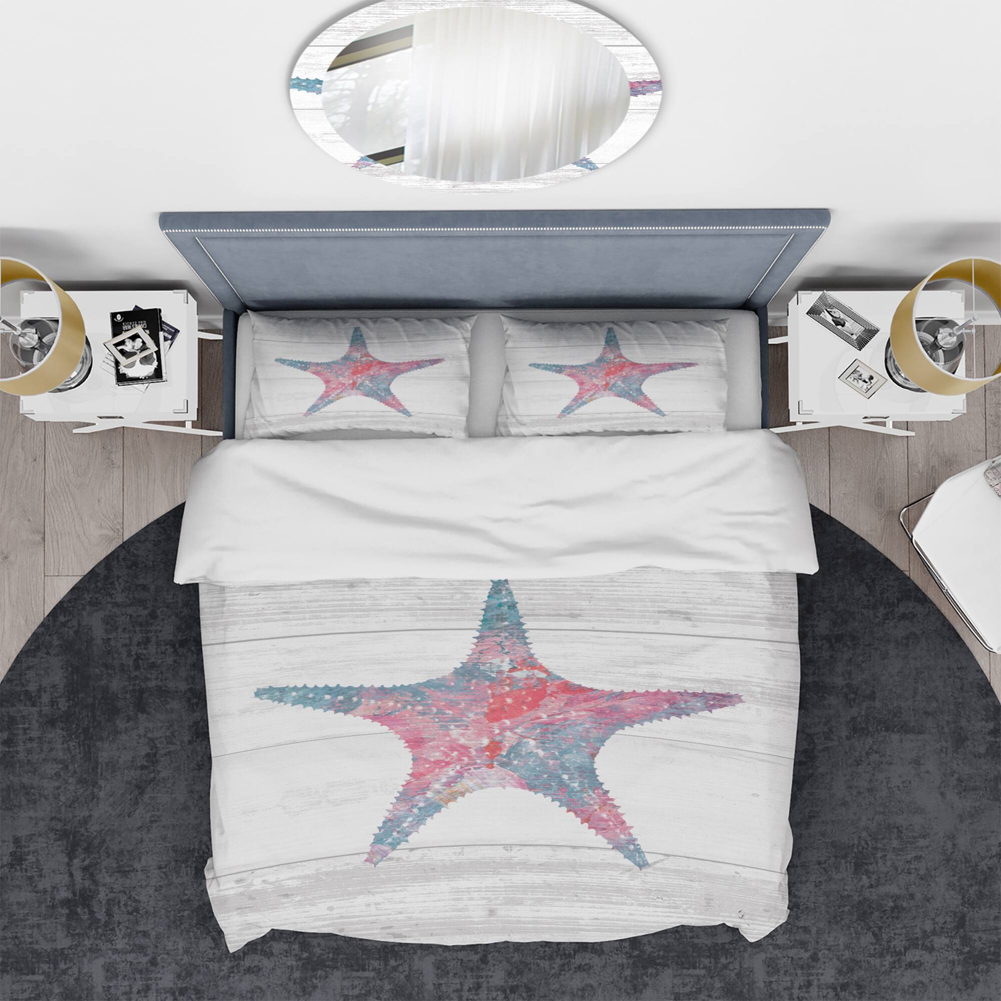 Designart &#x27;Pink Starfish Ocean Life&#x27; Coastal Bedding Set - Duvet Cover &#x26; Shams