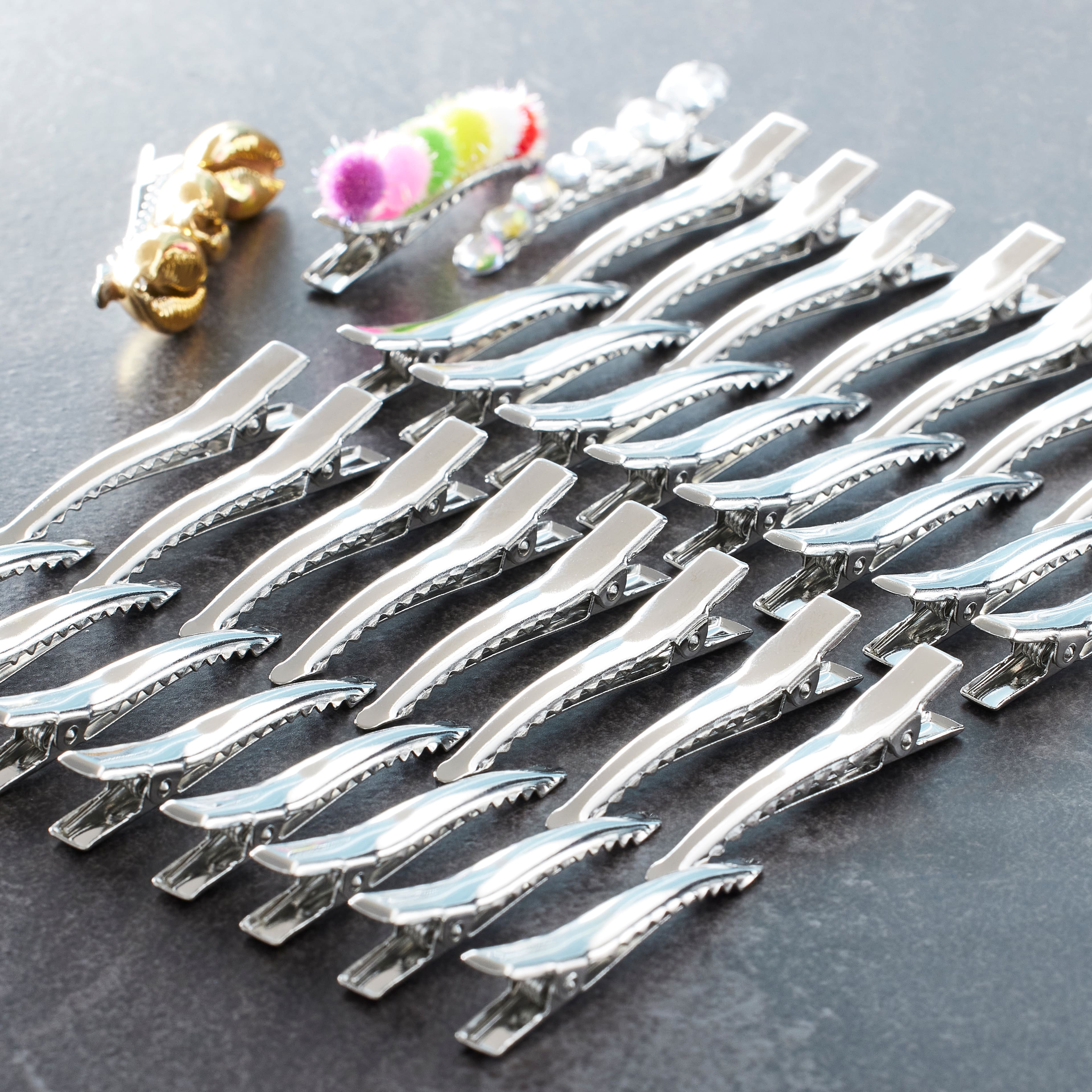 Custom Beaded Alligator Clip w/teeth Card Holder Bracelet Helper (Choc –  Chocol8's Crafts & Confections