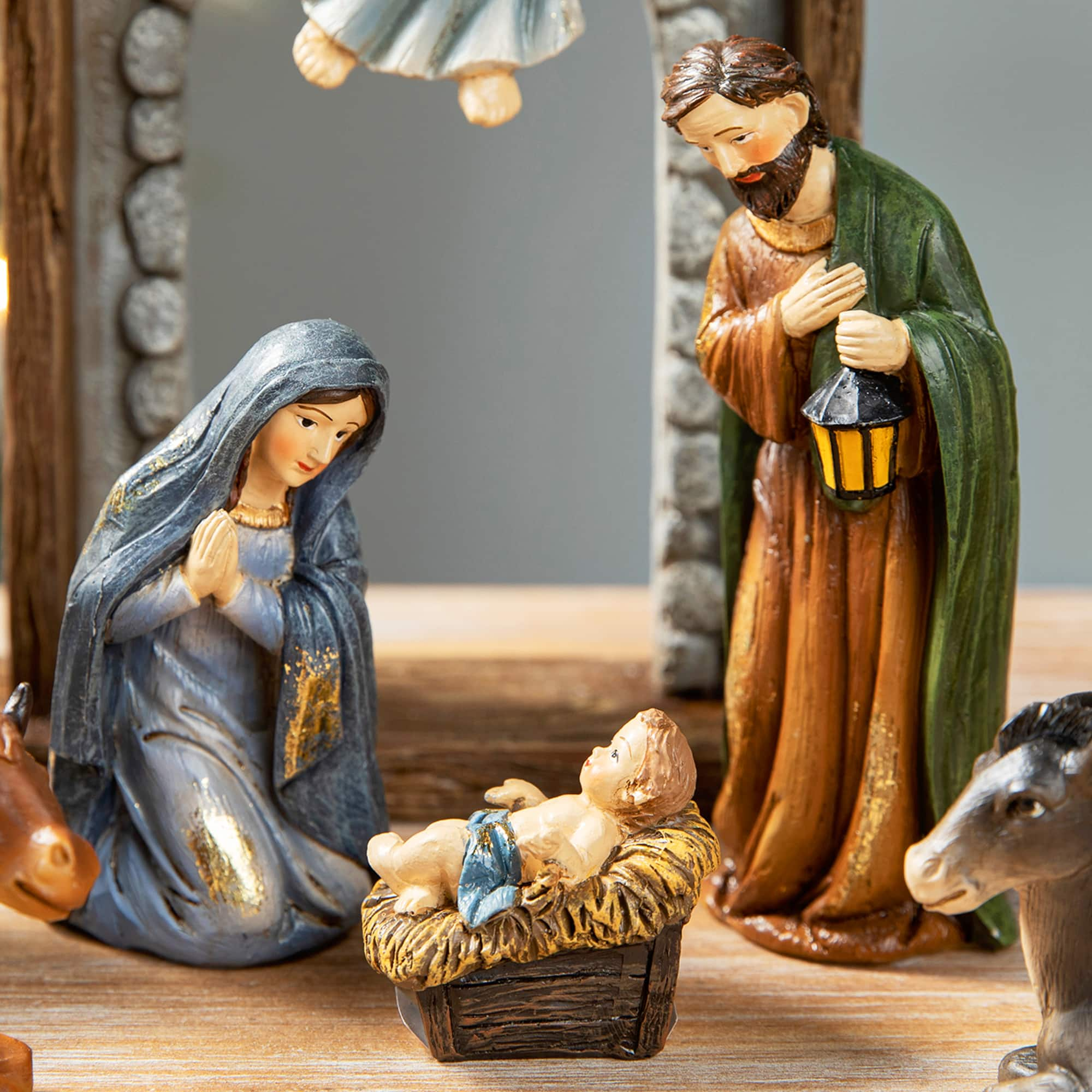 Glitzhome&#xAE; Multicolor Resin Nativity Figurine Set