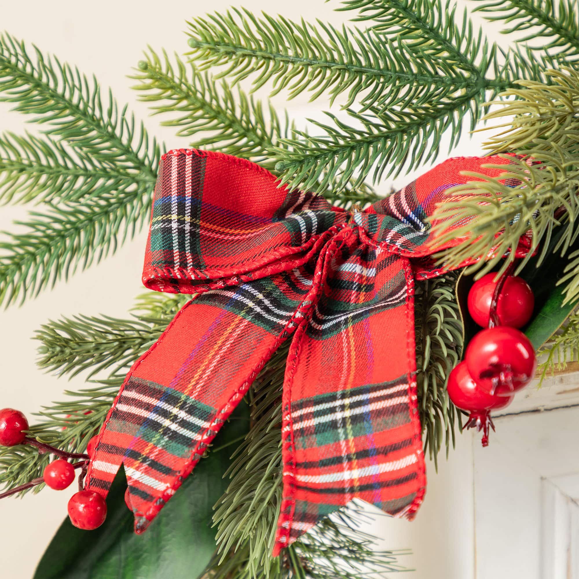 Glitzhome&#xAE; 6FT Christmas Bell, Pinecone &#x26; Berry Bow Garland