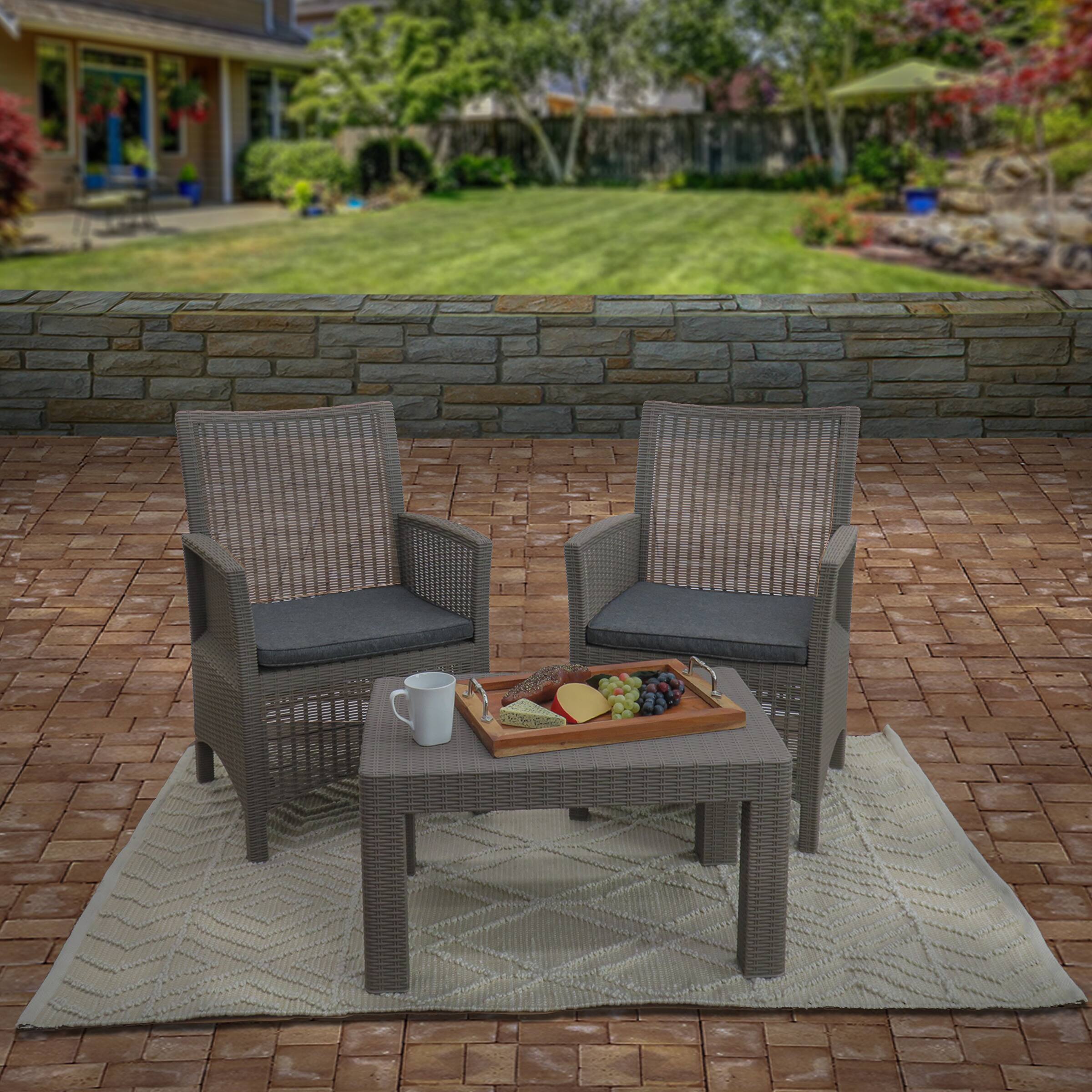 National Outdoor Living&#xAE; Hand Woven Outdoor Rug