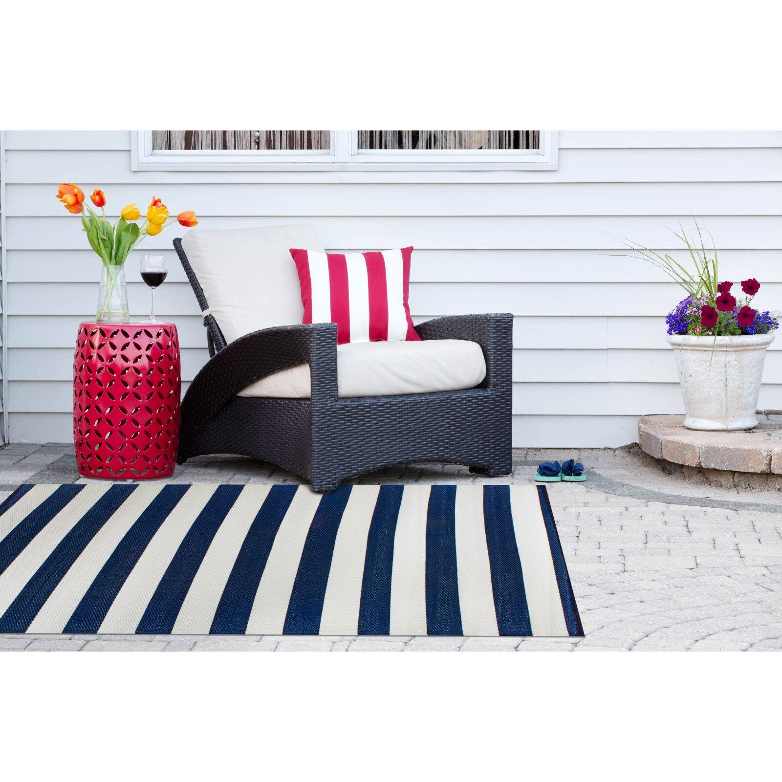 DII&#xAE; Navy &#x26; White Stripe Outdoor Rug, 4ft. x 6ft.