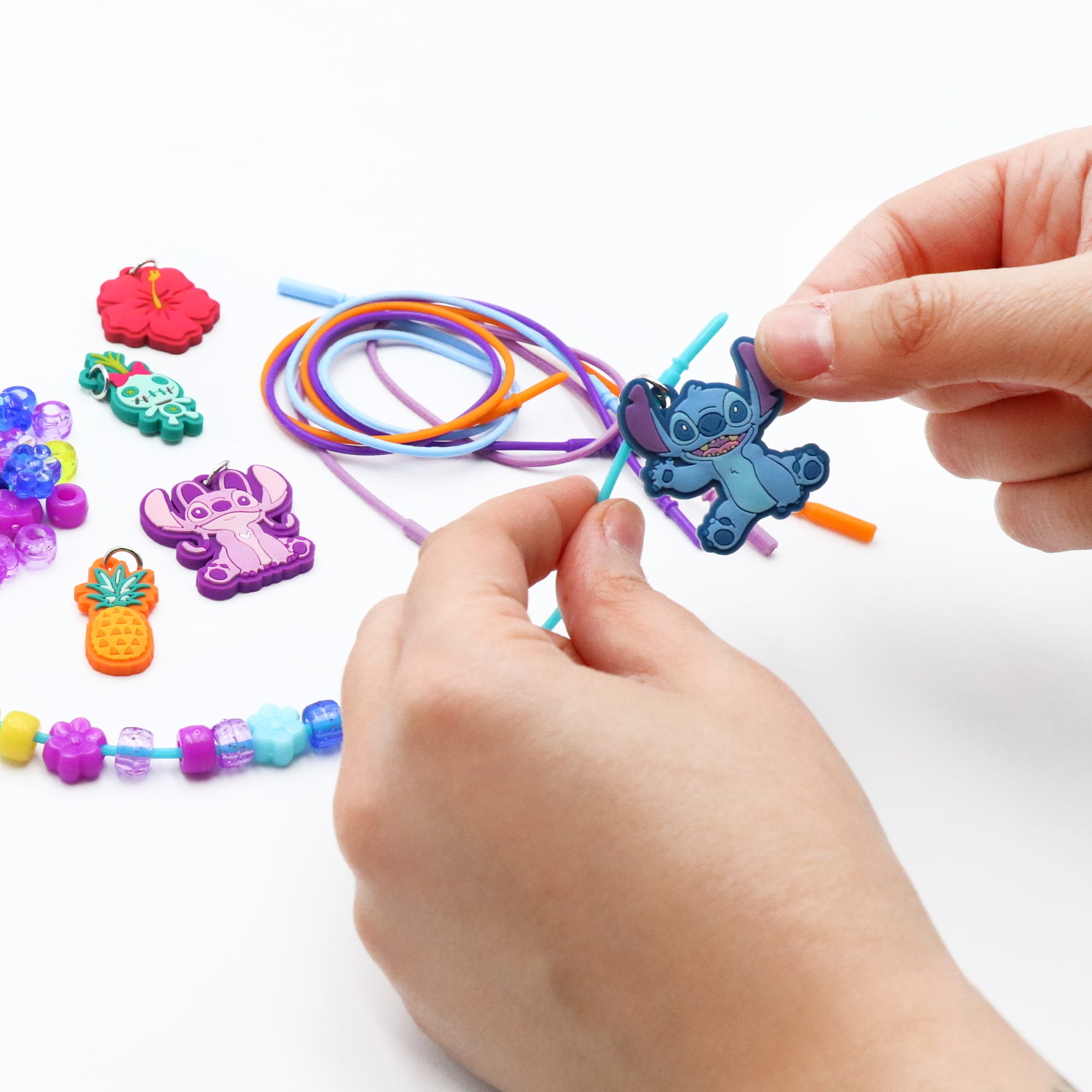 Disney&#xAE; Stitch Necklace Activity Kit