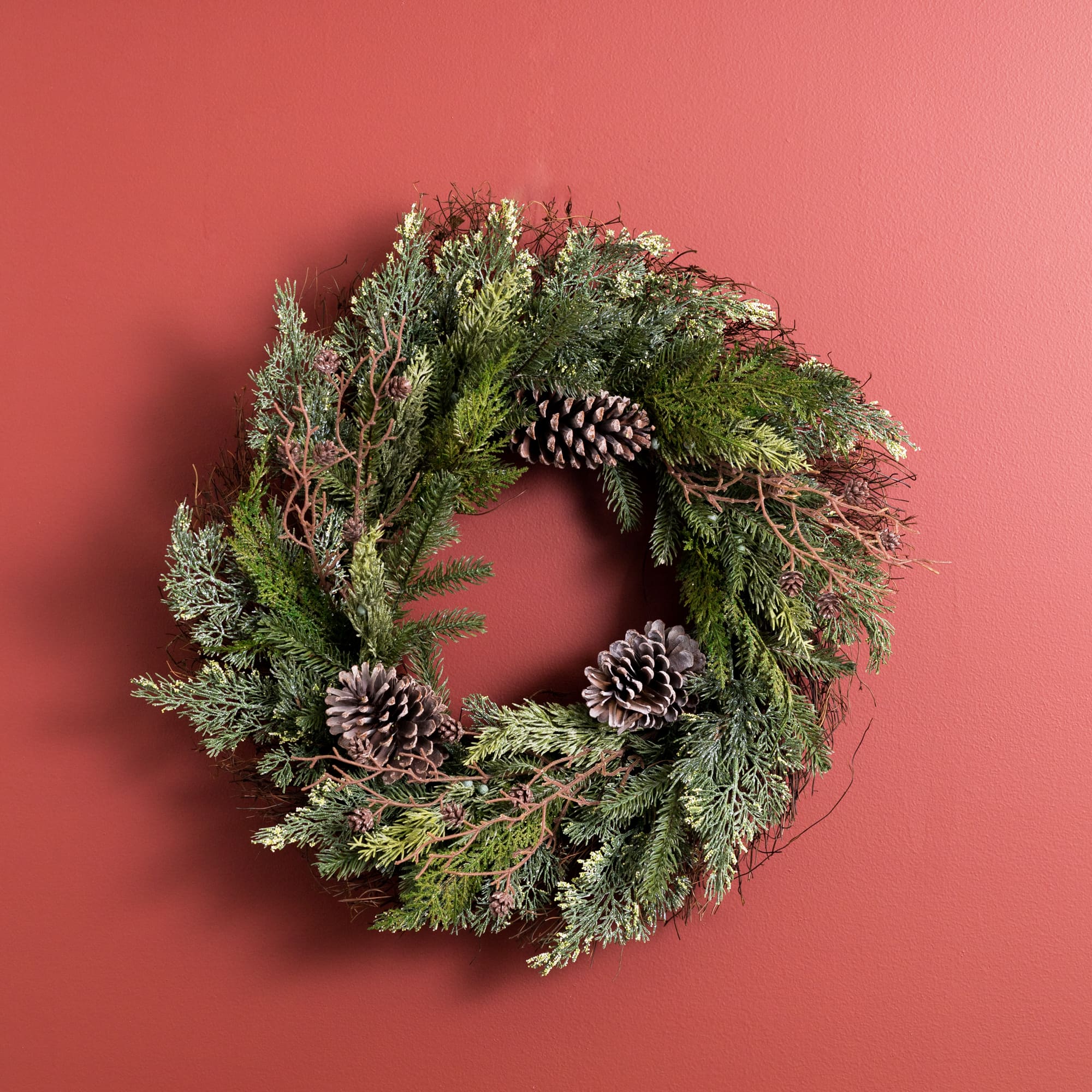 28&#x22; Juniper &#x26; Pine Wreath