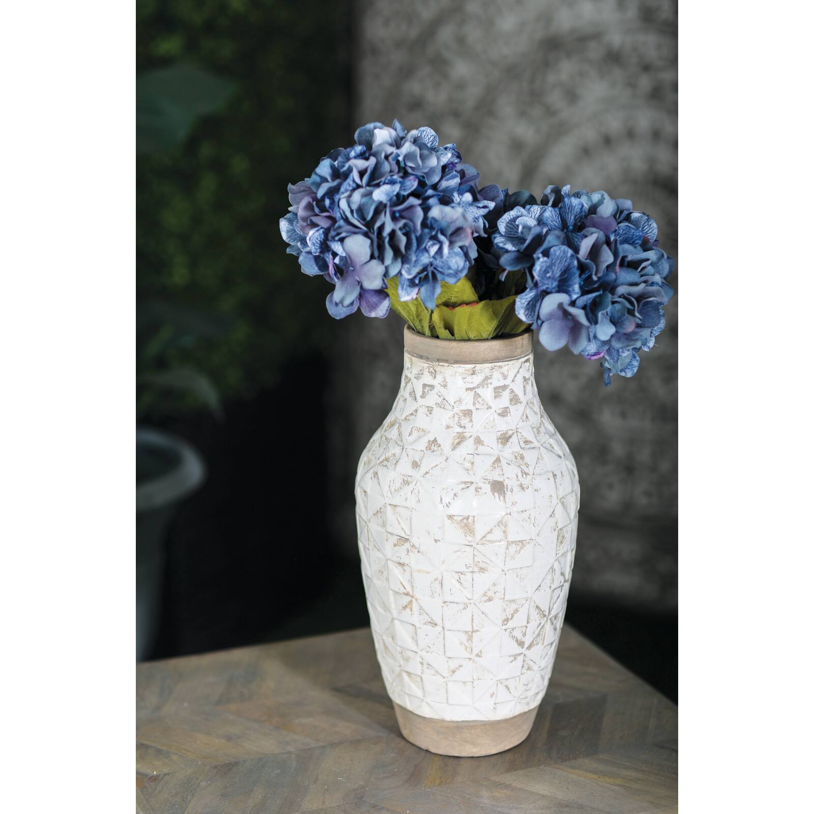 16&#x22; White Stoneware Coastal Style Vase