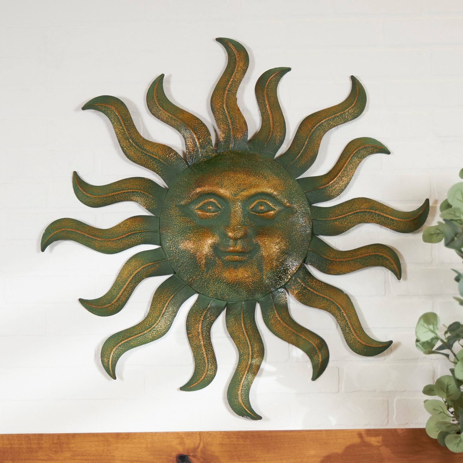 Copper Metal Sun Wall D&#xE9;cor with Smiling Face