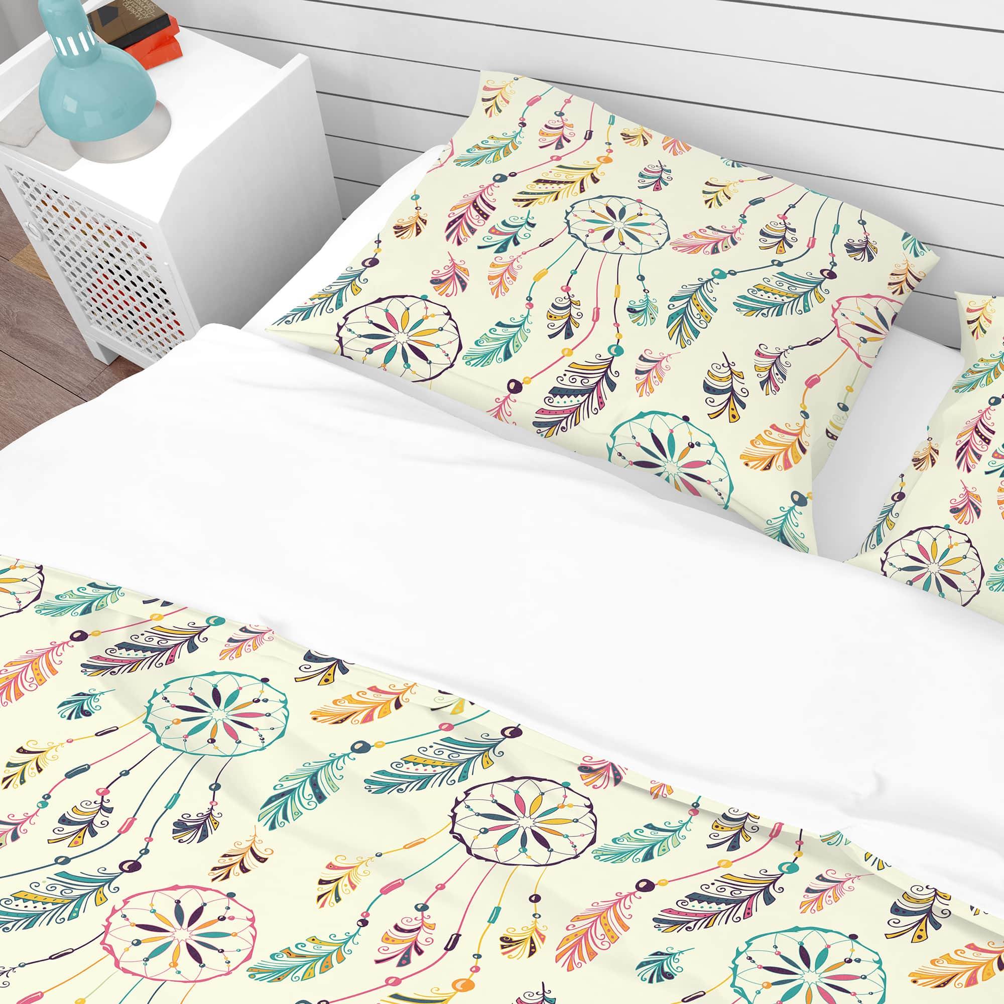 Designart &#x27;Pattern with Native Indian-American Dream Catcher&#x27; Southwestern Bedding Set - Duvet Cover &#x26; Shams