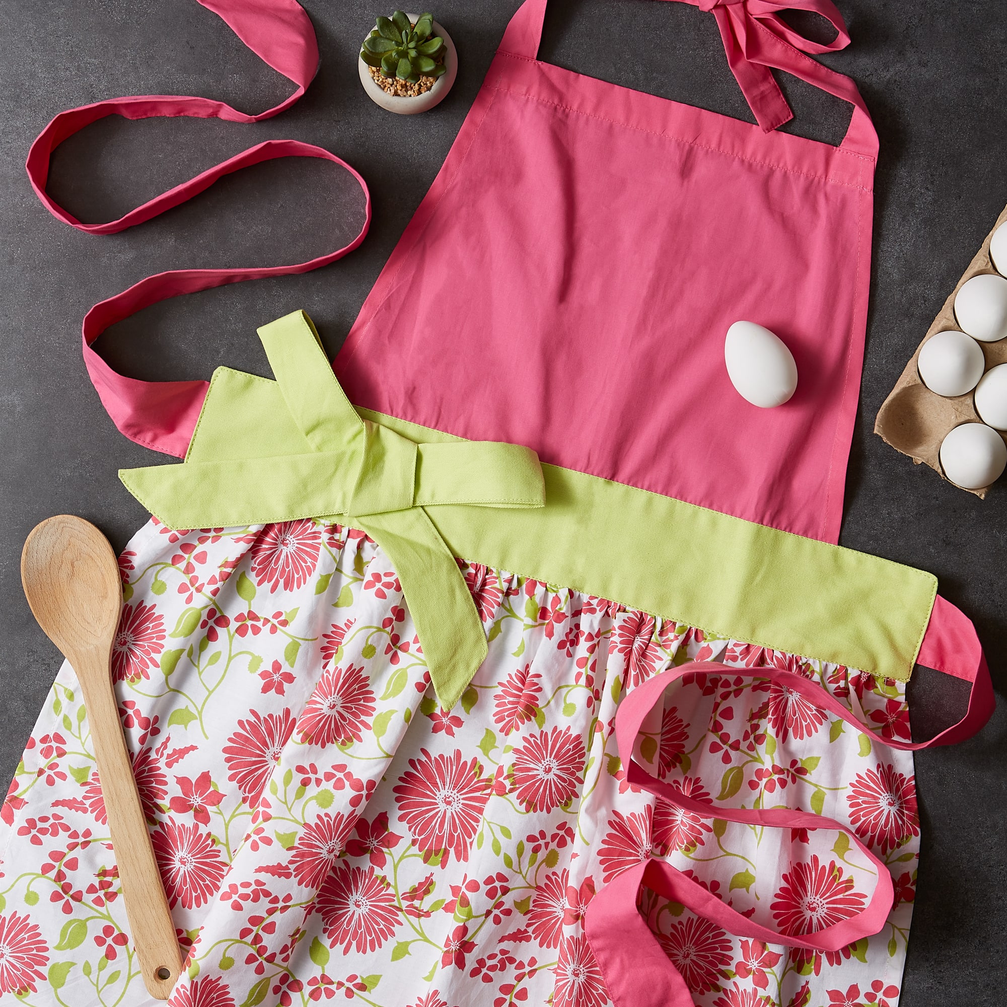 DII&#xAE; Pink Pout Daisy Apron