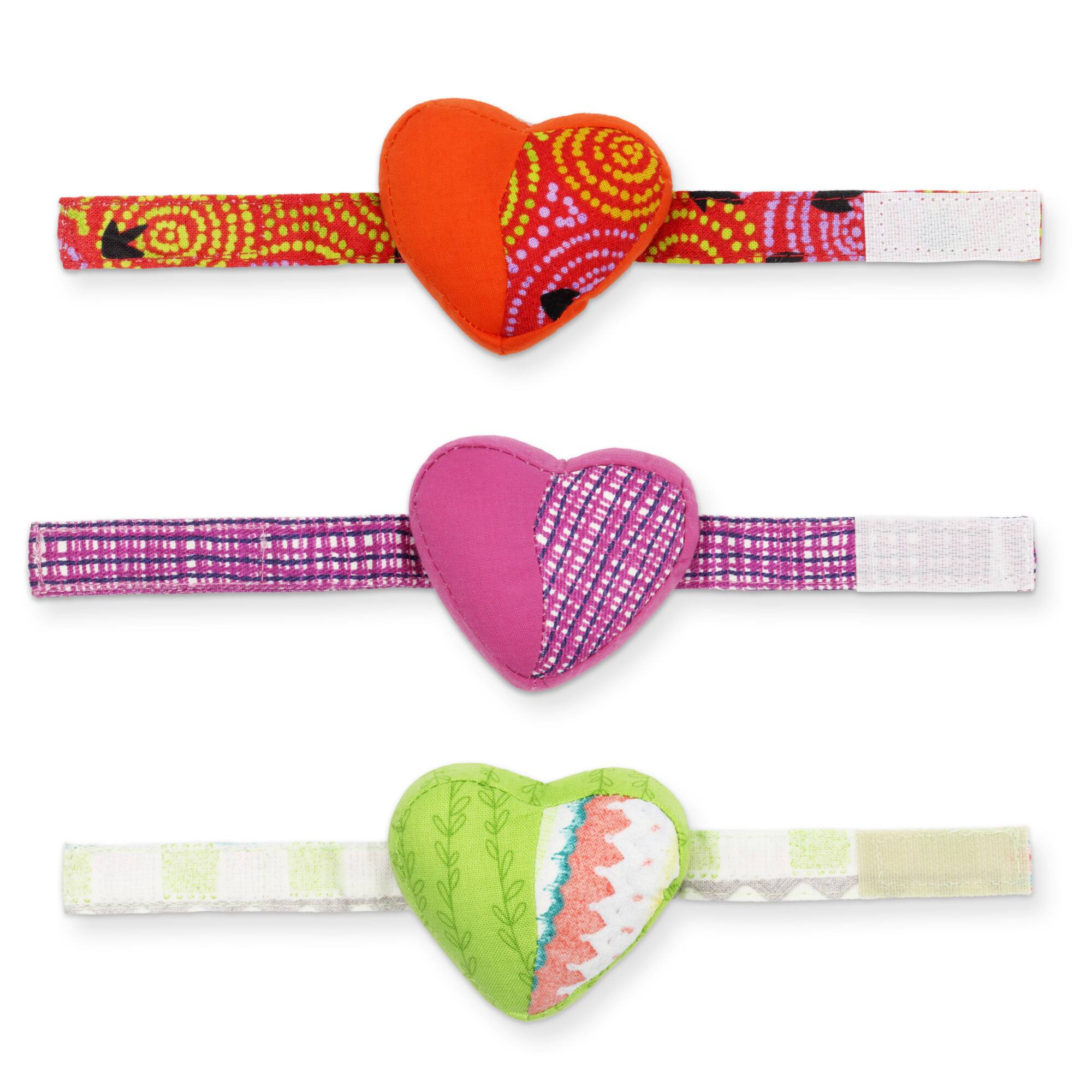 Dritz&#xAE; Adjustable Heart Wrist Pin Cushion, 3ct.