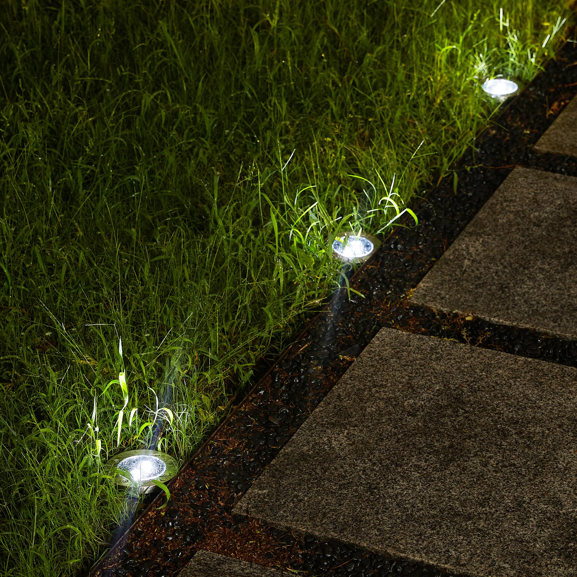 Glitzhome&#xAE; 5.25&#x22; Solar Powered LED Pathway Ground Lights Set